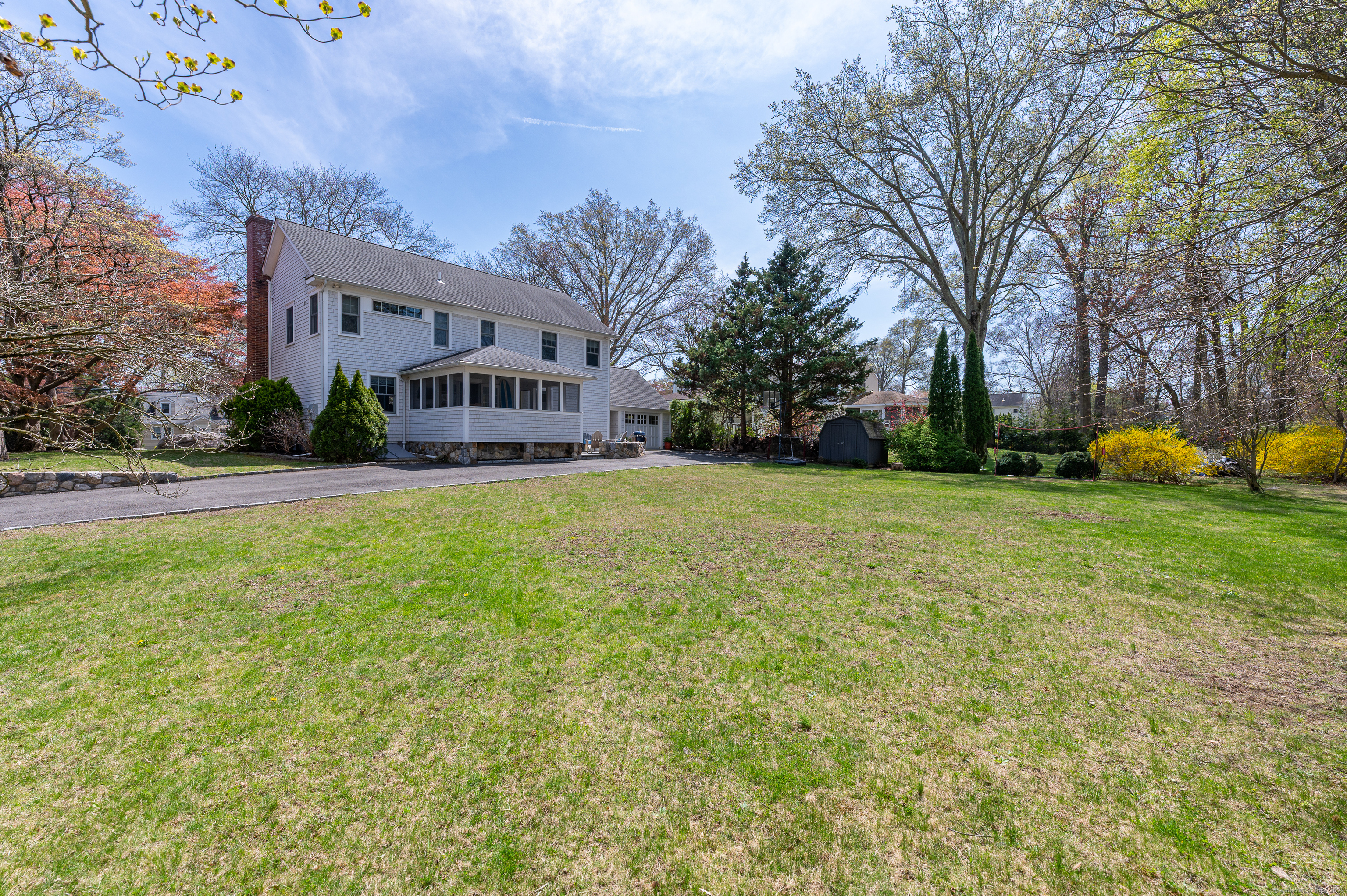 2 Lakeview, Greenwich, Connecticut 06878