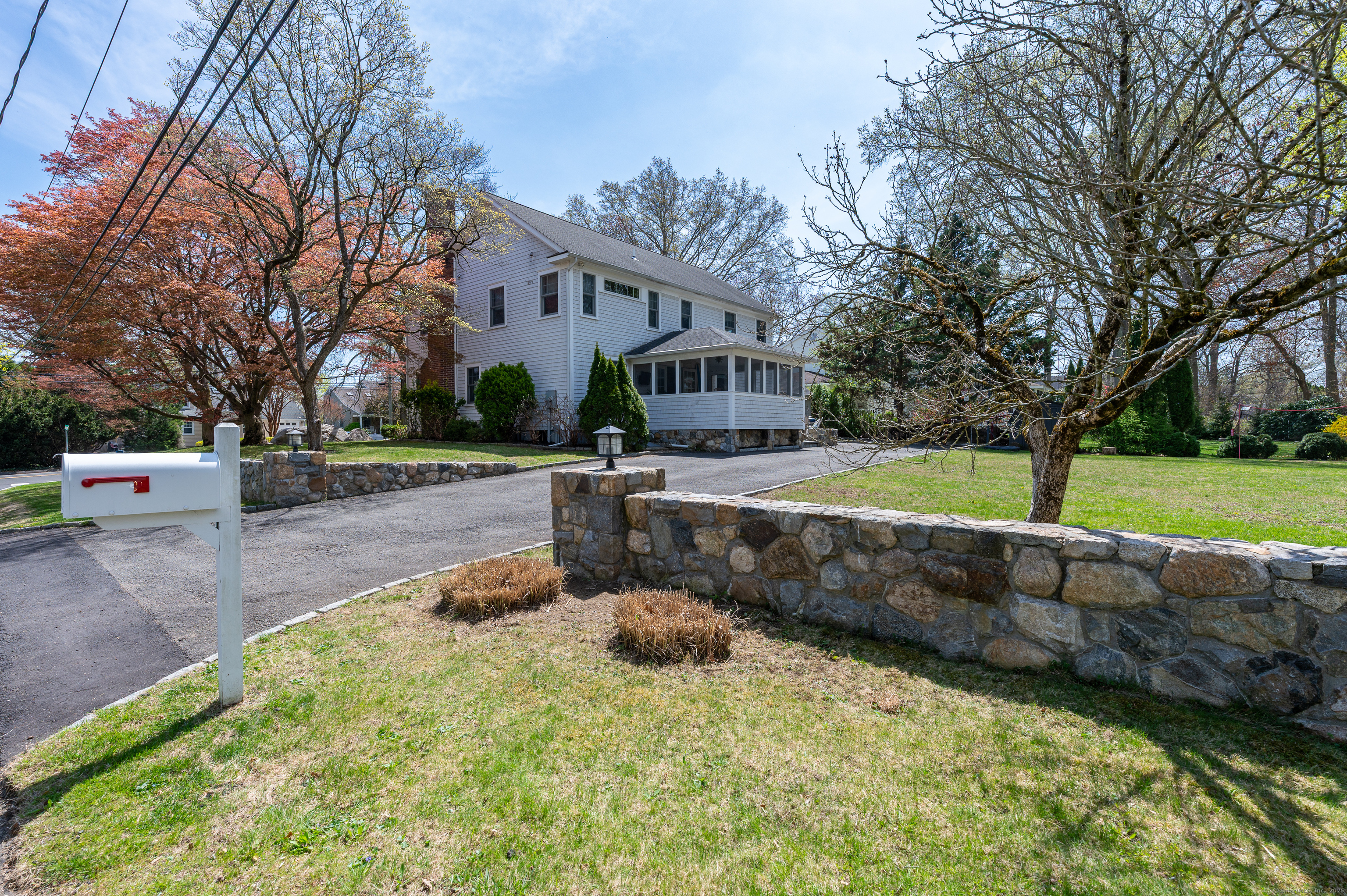 2 Lakeview, Greenwich, Connecticut 06878