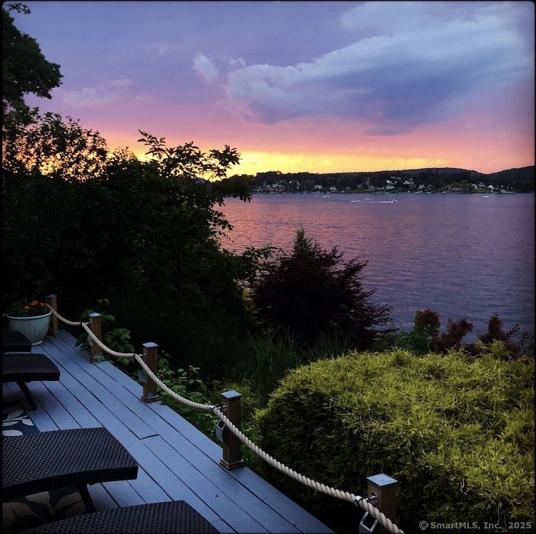 29 Old Neversink, Danbury, Connecticut 06811