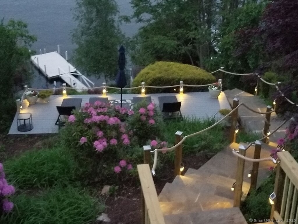 29 Old Neversink, Danbury, Connecticut 06811