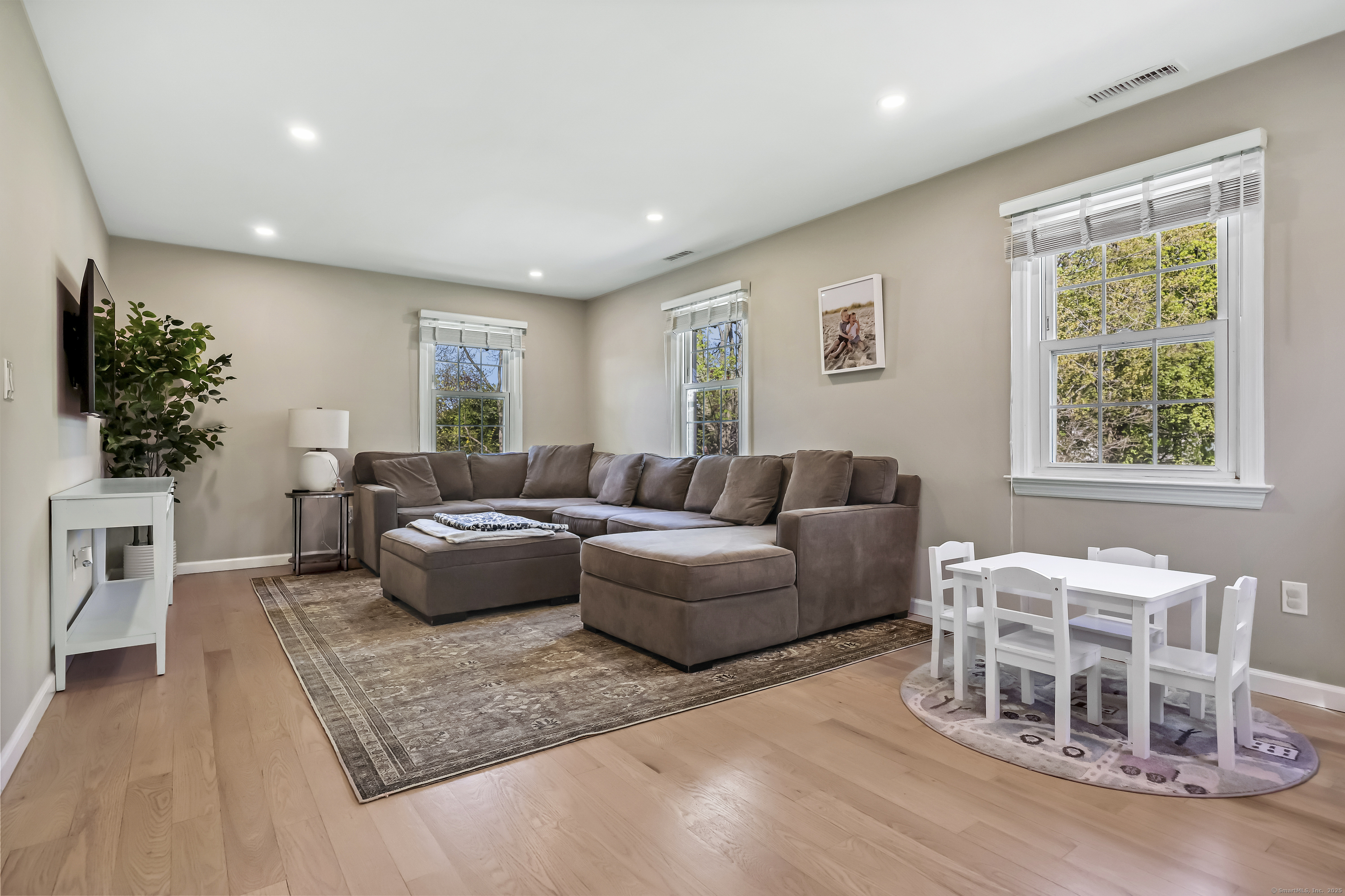 4 Duffys, Darien, Connecticut 06820