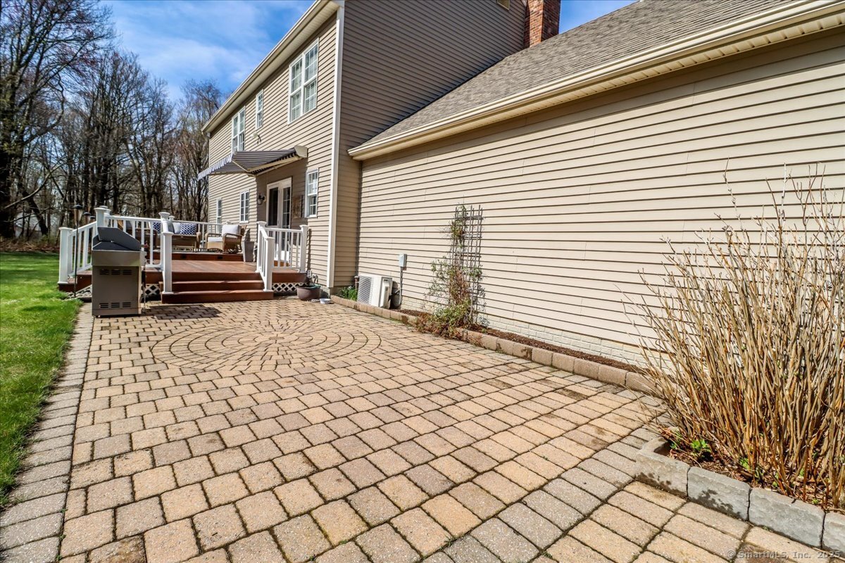 8 Winston, New Milford, Connecticut 06776