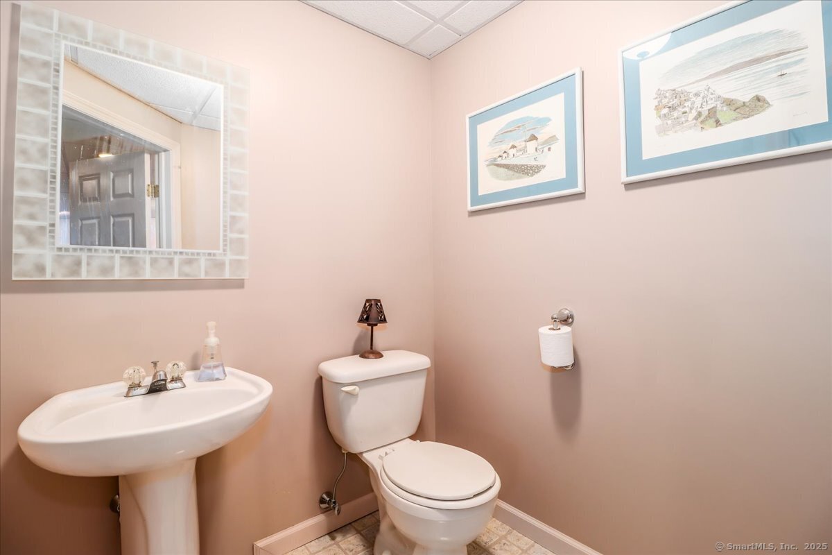 8 Winston, New Milford, Connecticut 06776