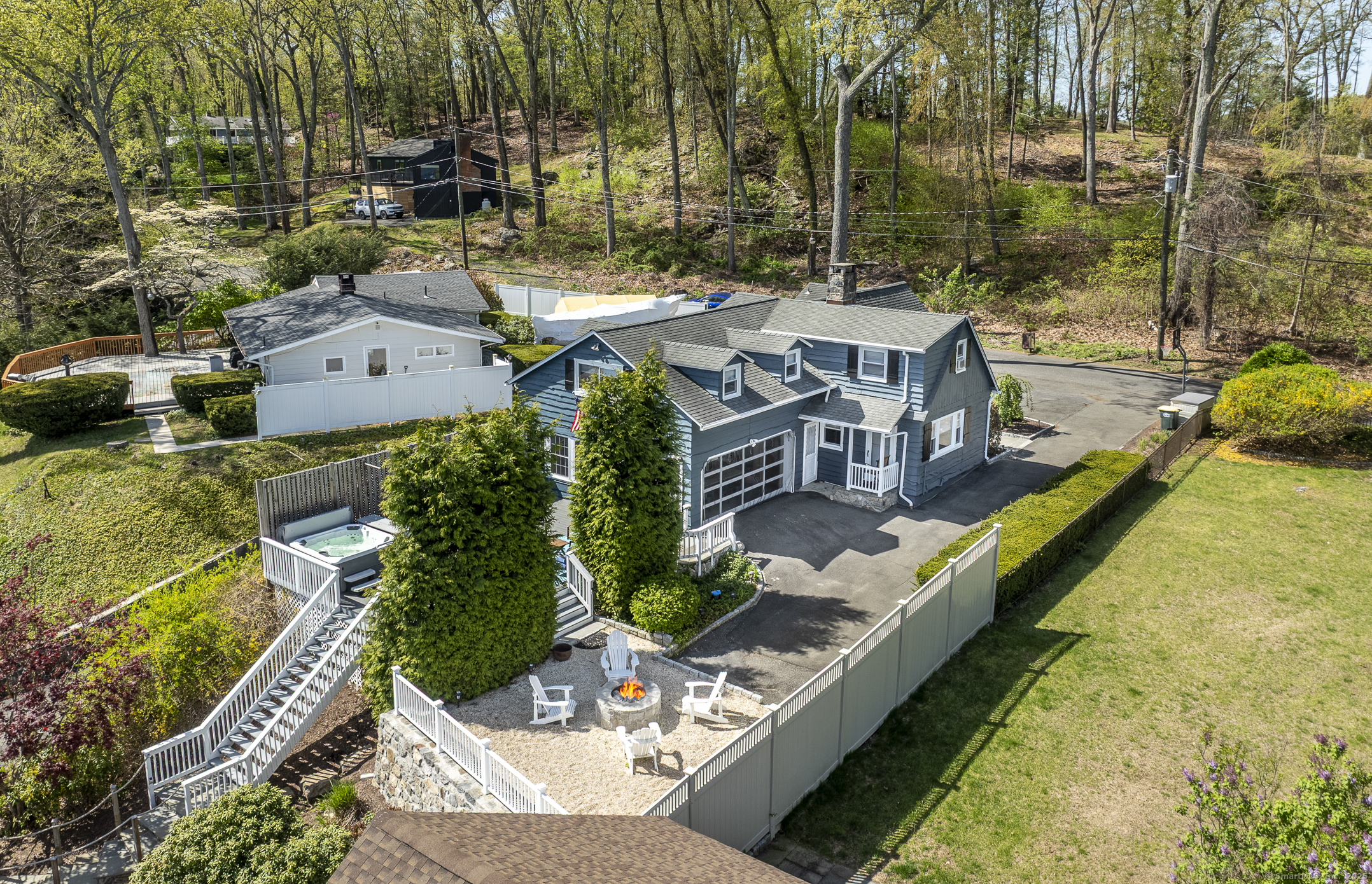 29 Old Neversink, Danbury, Connecticut 06811