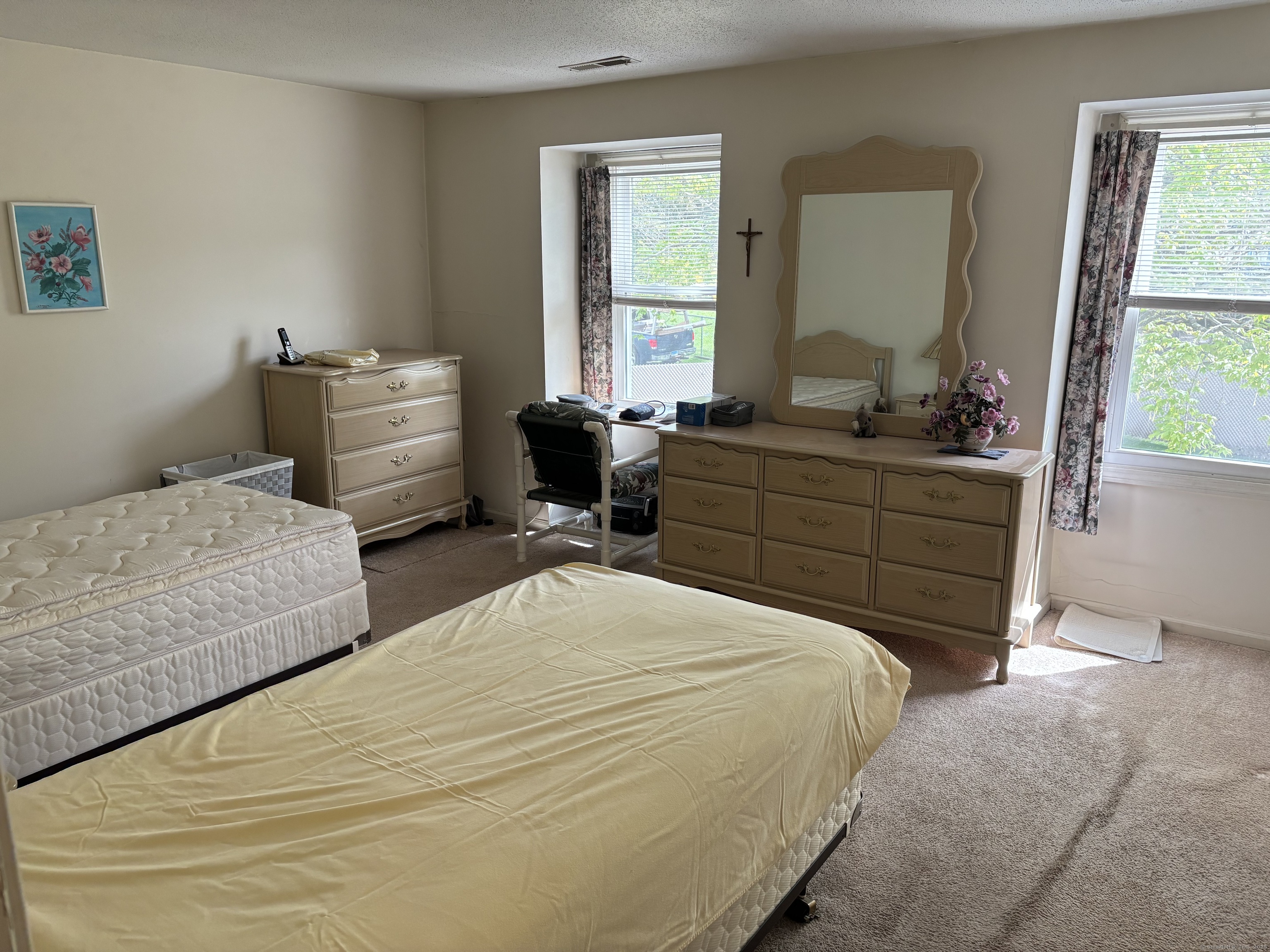 2 Colonial, Shelton, Connecticut 06484
