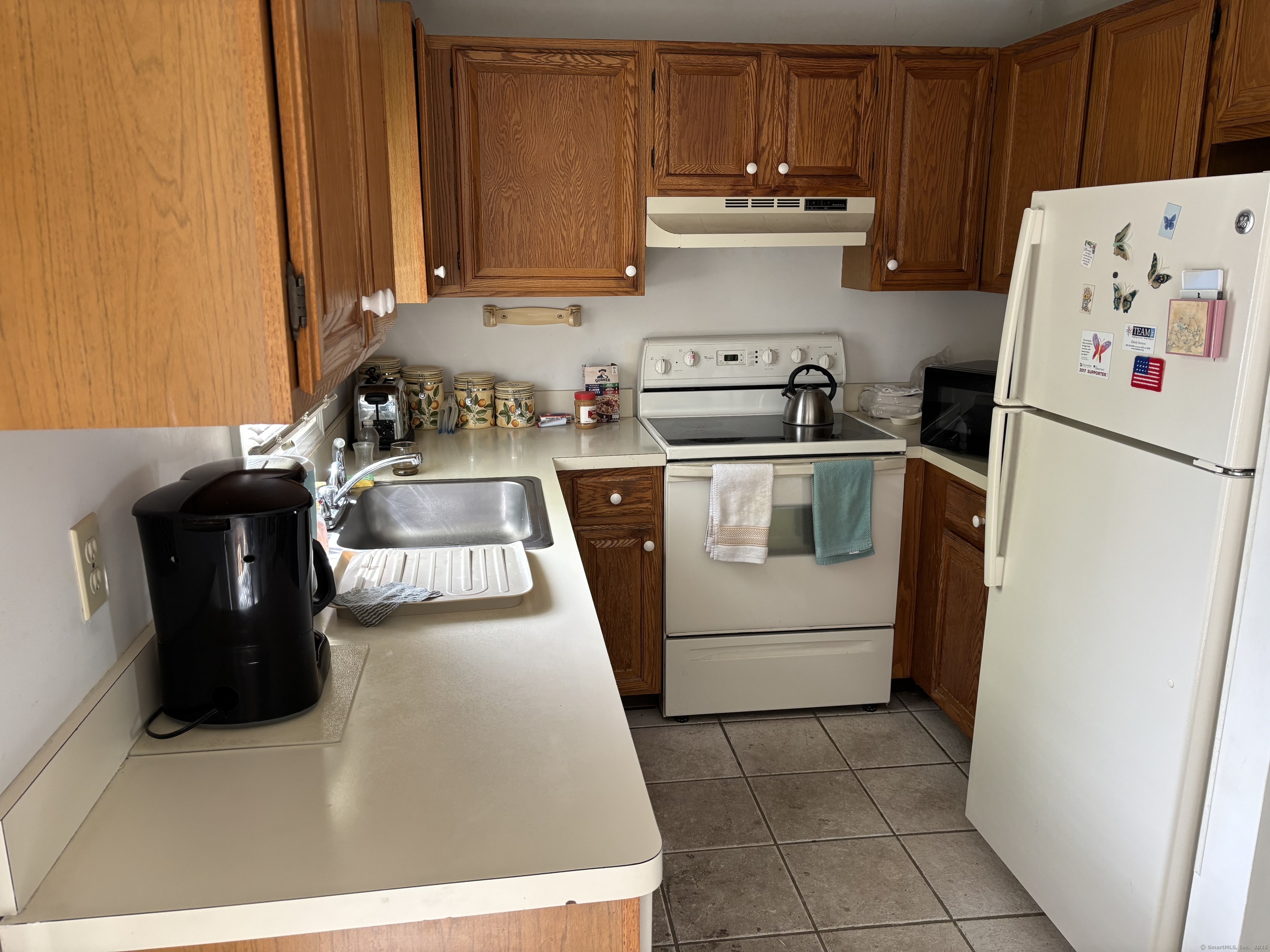 2 Colonial, Shelton, Connecticut 06484