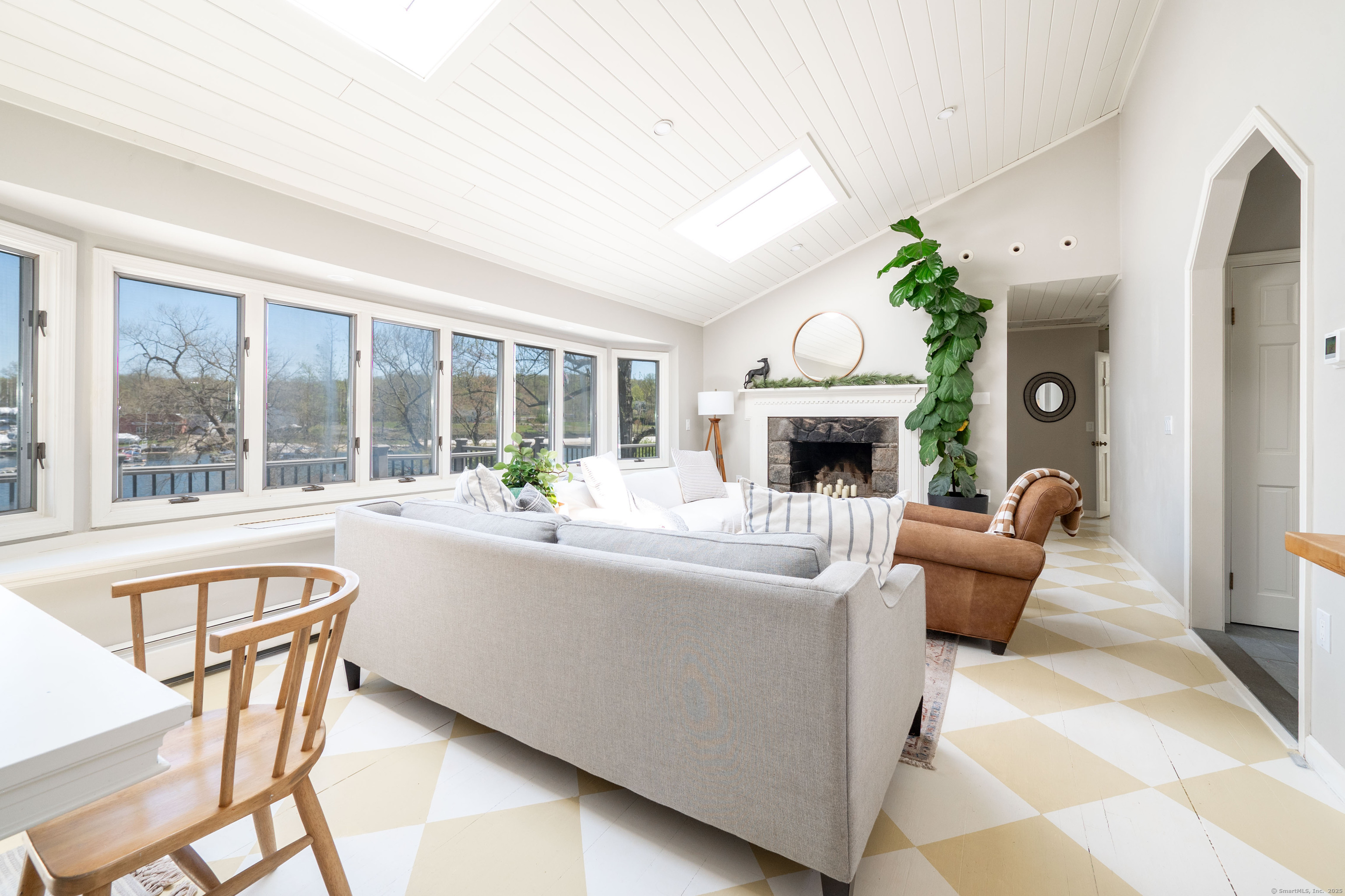 70 Lake Shore, Brookfield, Connecticut 06804
