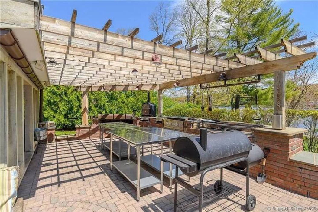 70 Lake Shore, Brookfield, Connecticut 06804