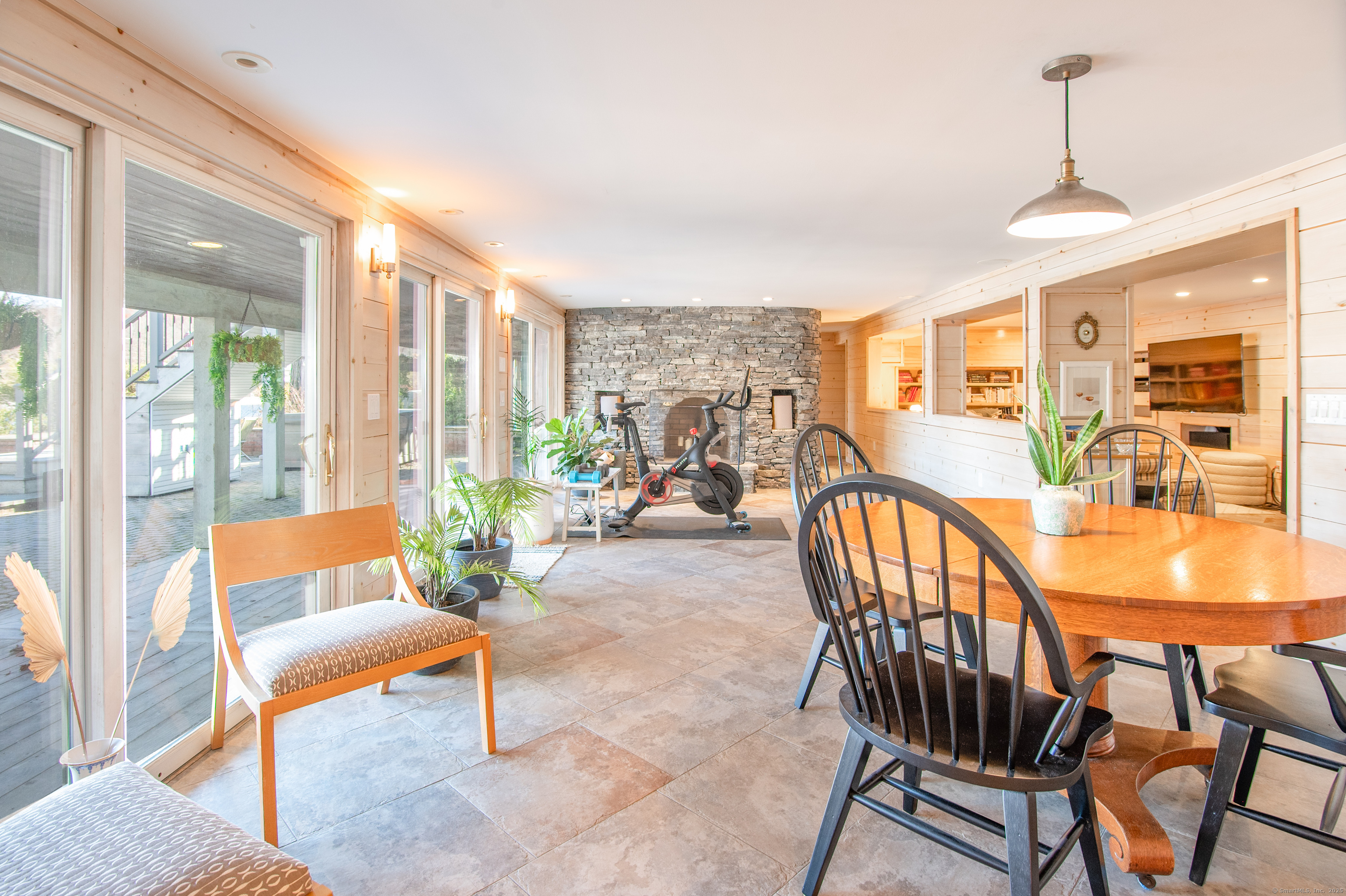 70 Lake Shore, Brookfield, Connecticut 06804