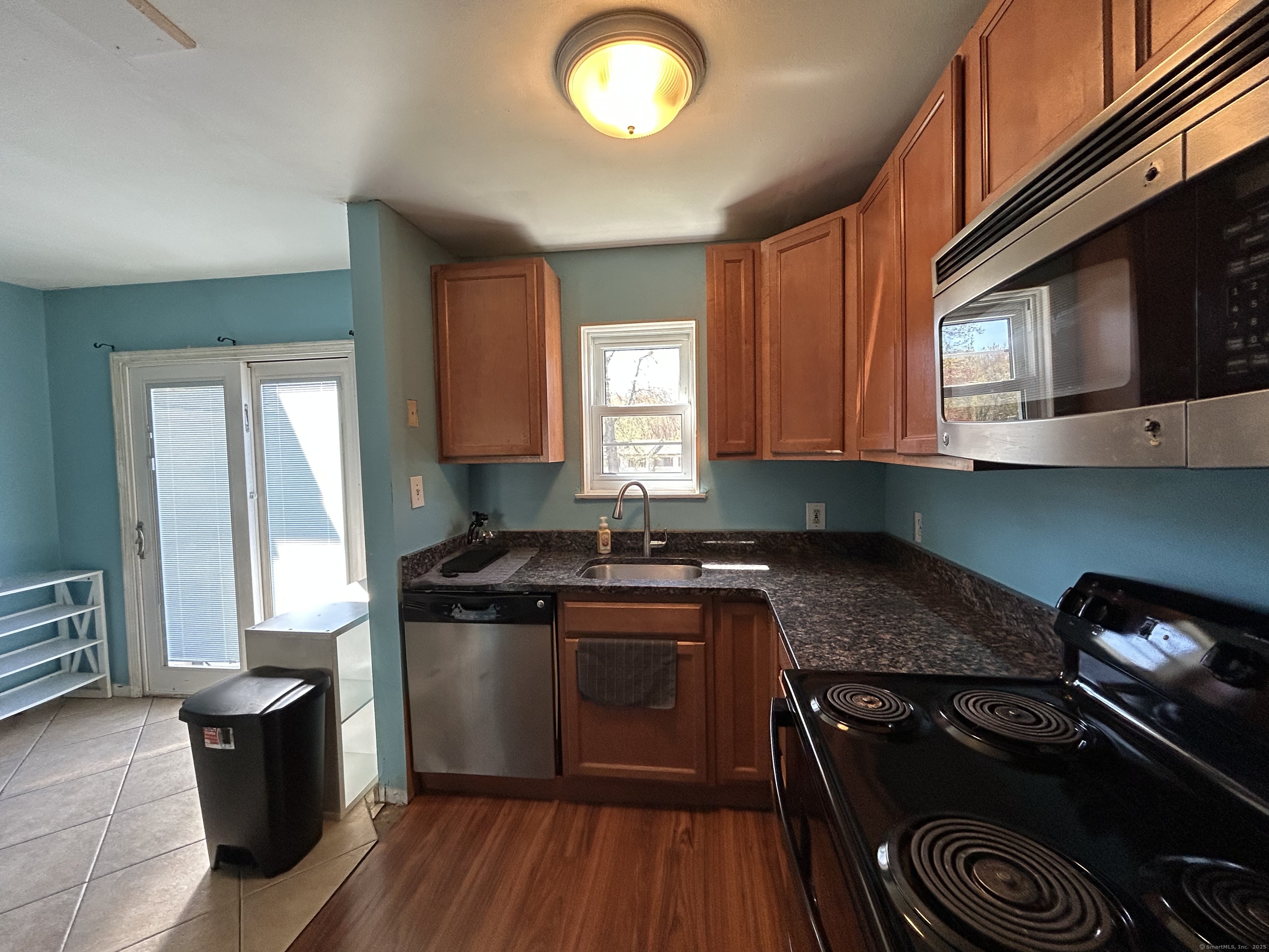 65 Round Tree, Naugatuck, Connecticut 06770