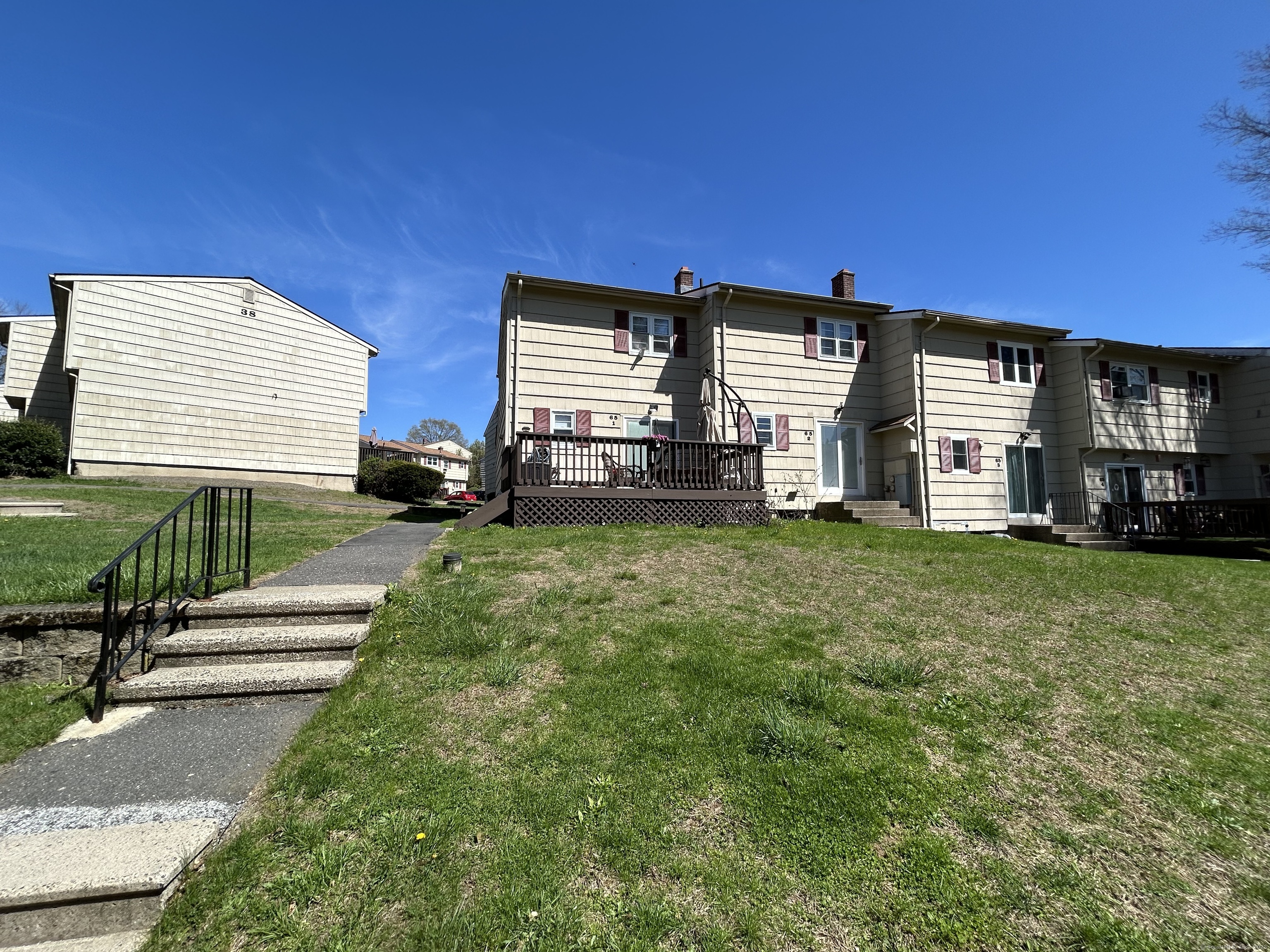 65 Round Tree, Naugatuck, Connecticut 06770