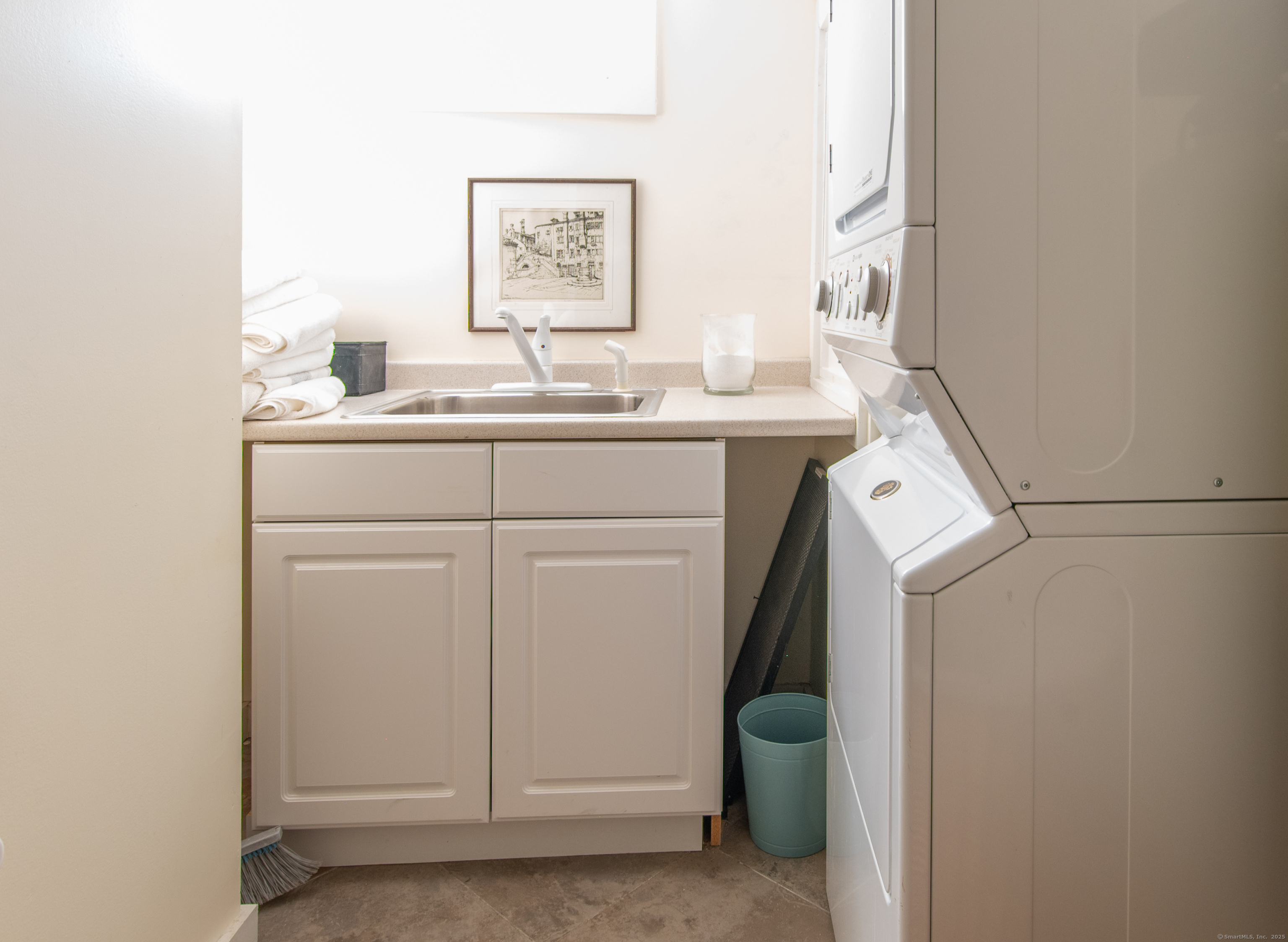 70 Lake Shore, Brookfield, Connecticut 06804