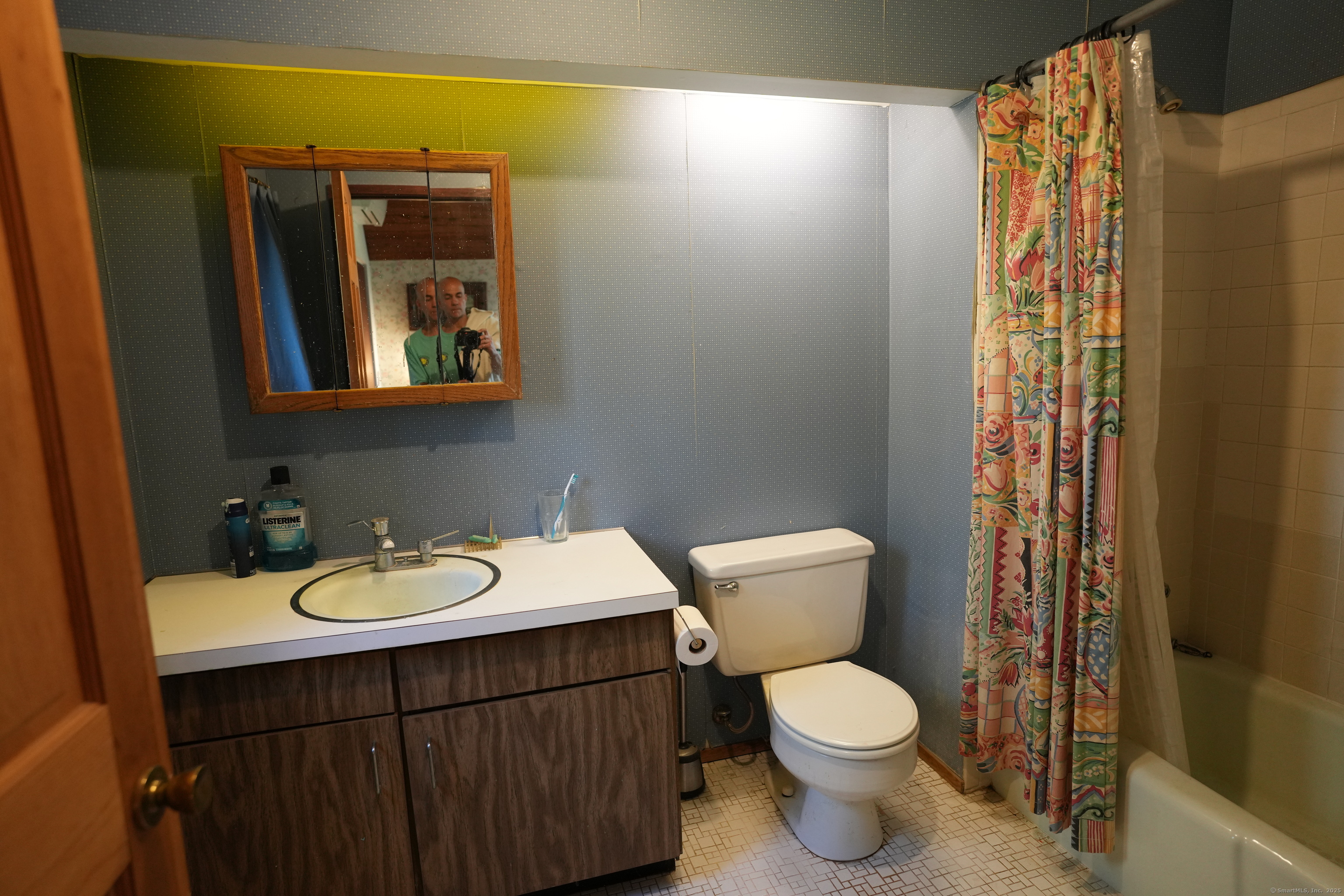 953 Rainbow, Orange, Connecticut 06477