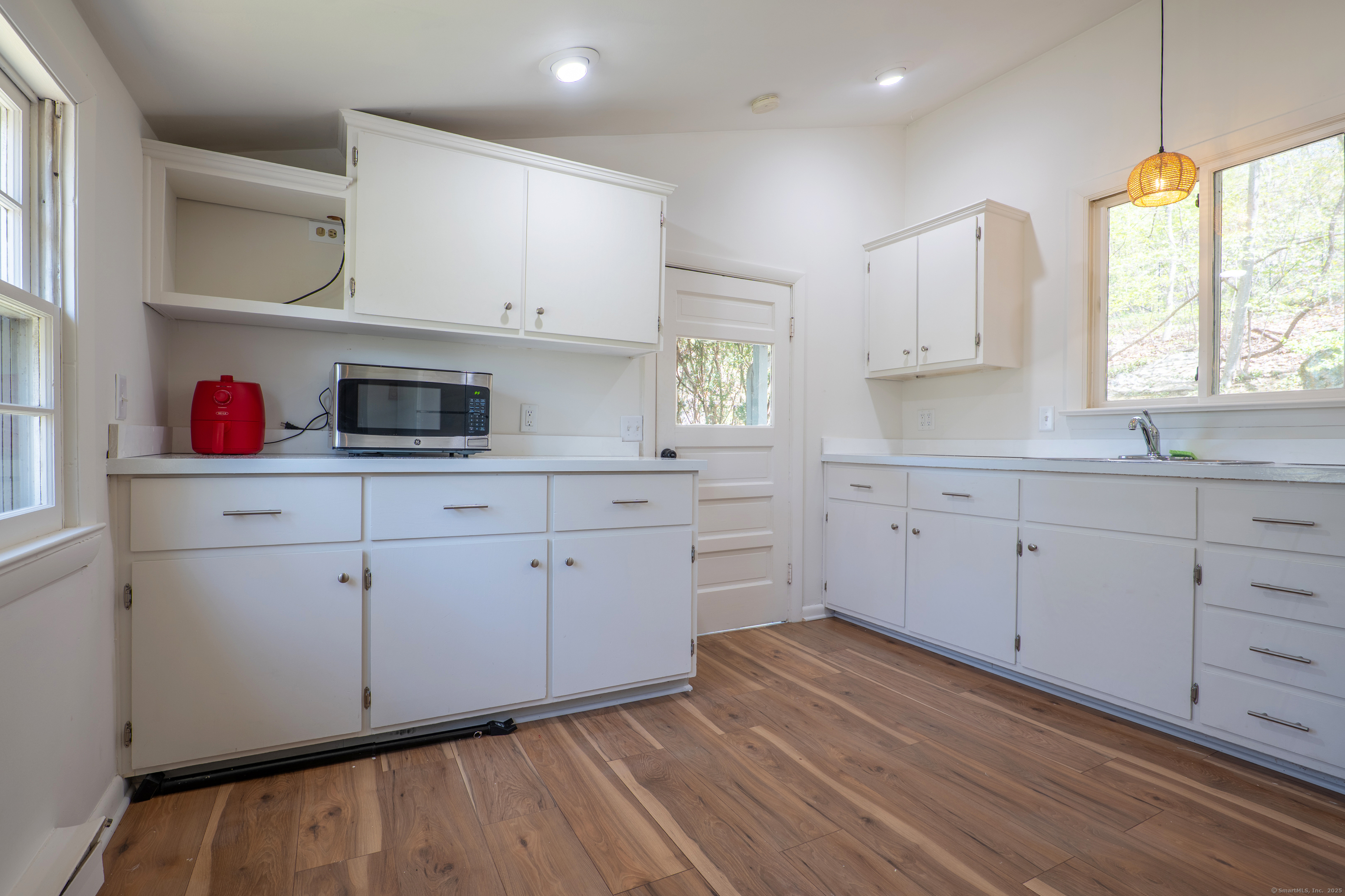 7 Greenwich, Southbury, Connecticut 06488