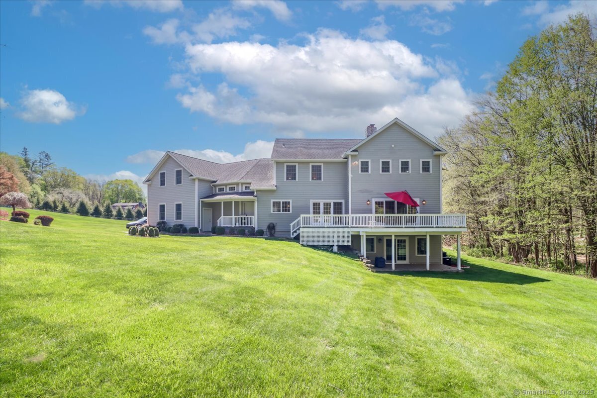 6 Starrs Plain, Danbury, Connecticut 06810