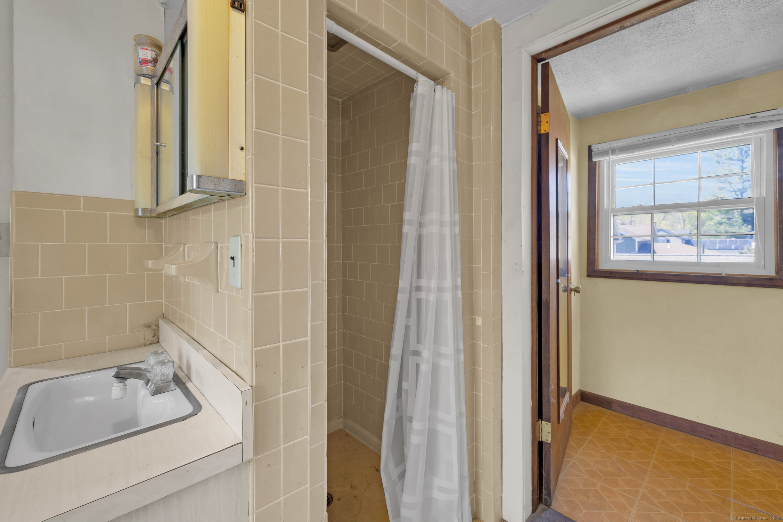 52 Wickett, New Hartford, Connecticut 06057