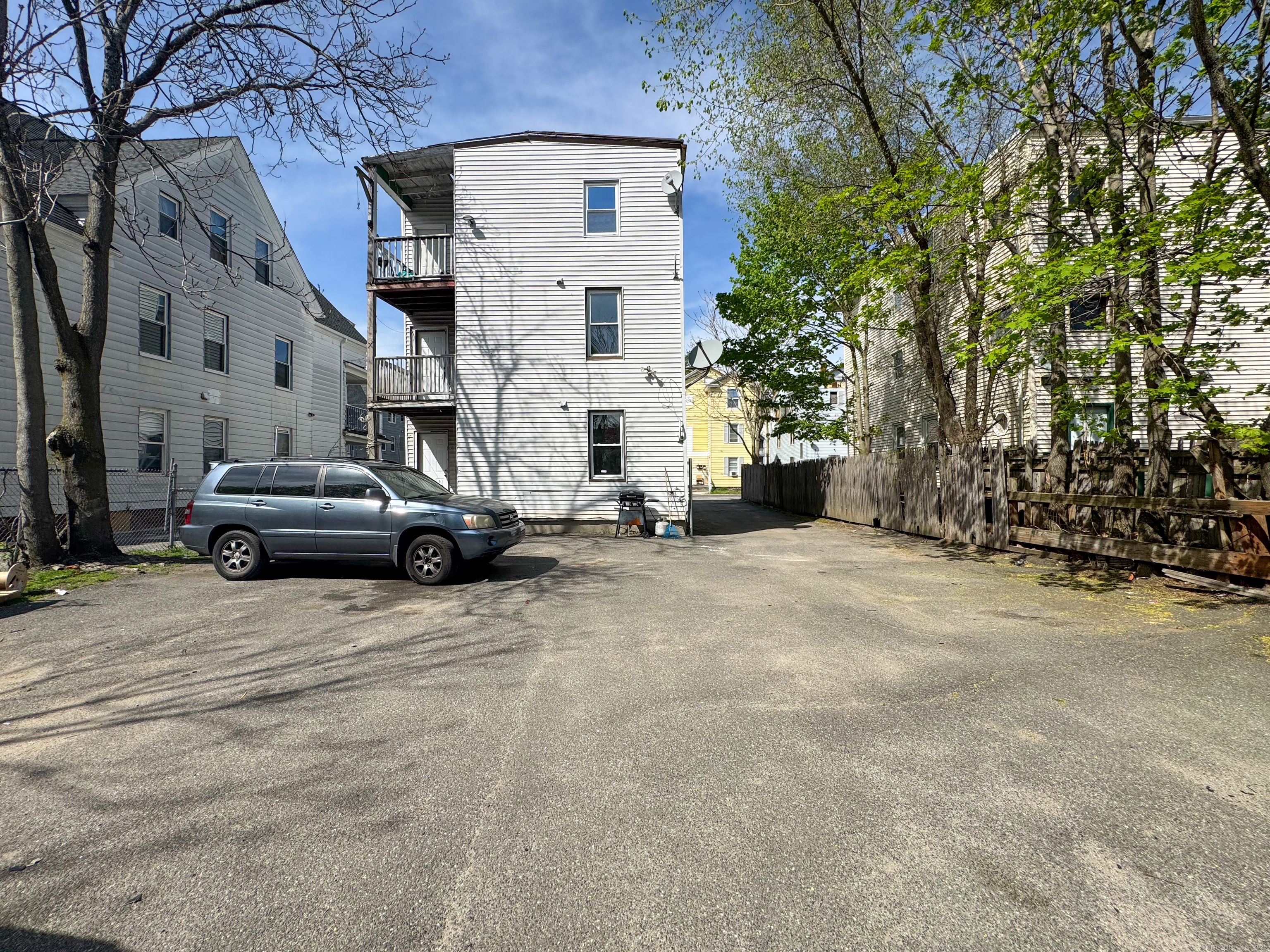 48 Irion, Waterbury, Connecticut 06704