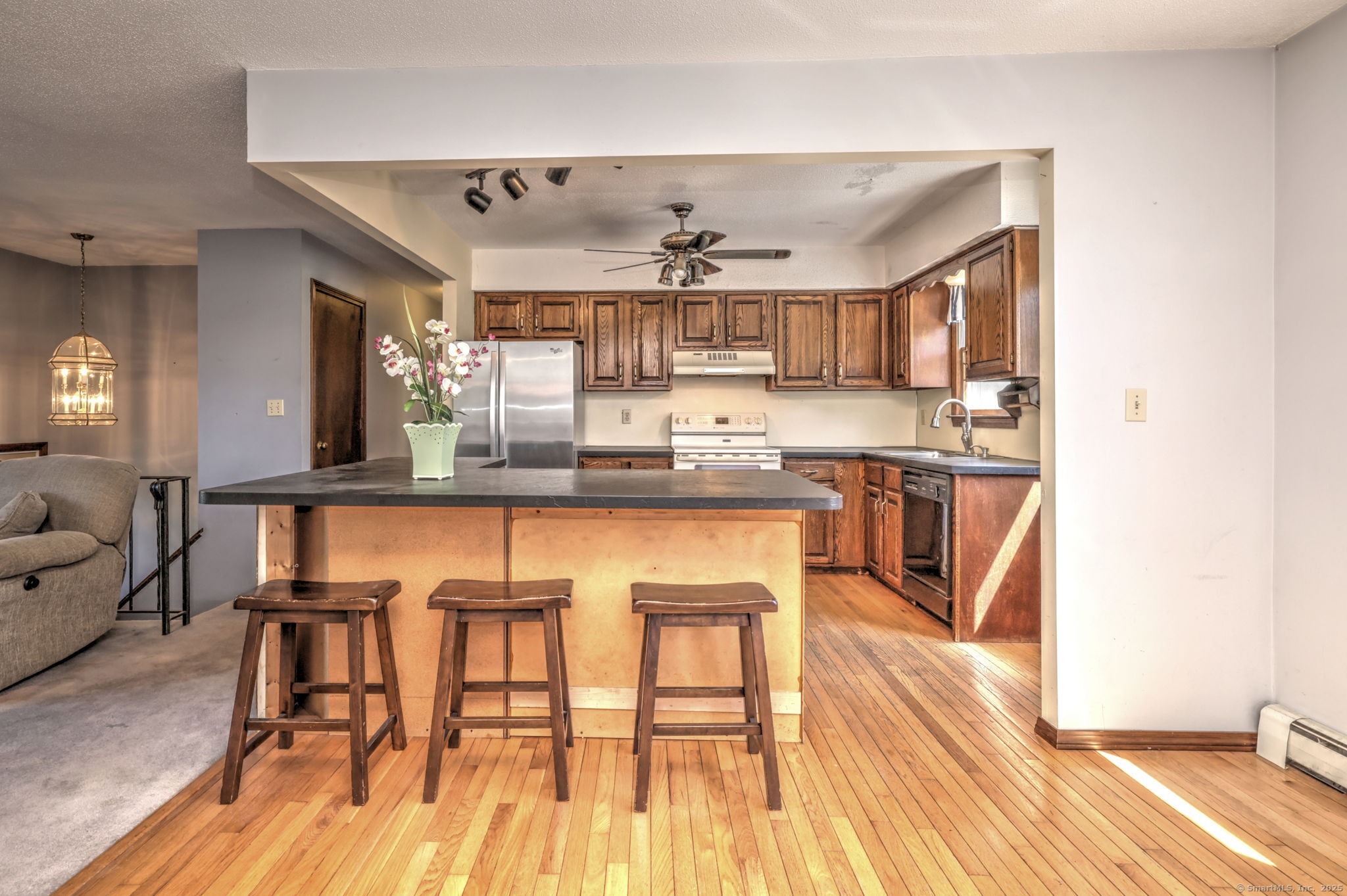 21 Chelsea, Milford, Connecticut 06460