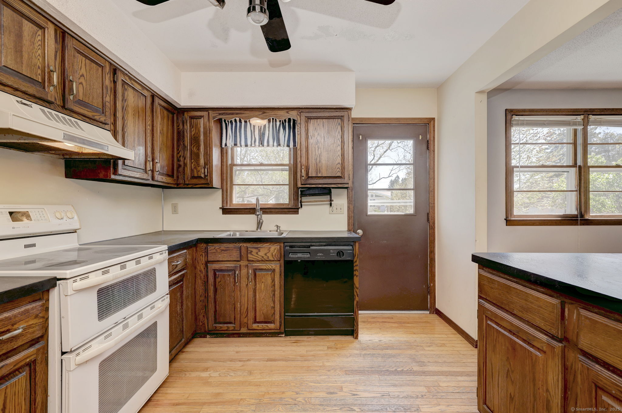 21 Chelsea, Milford, Connecticut 06460