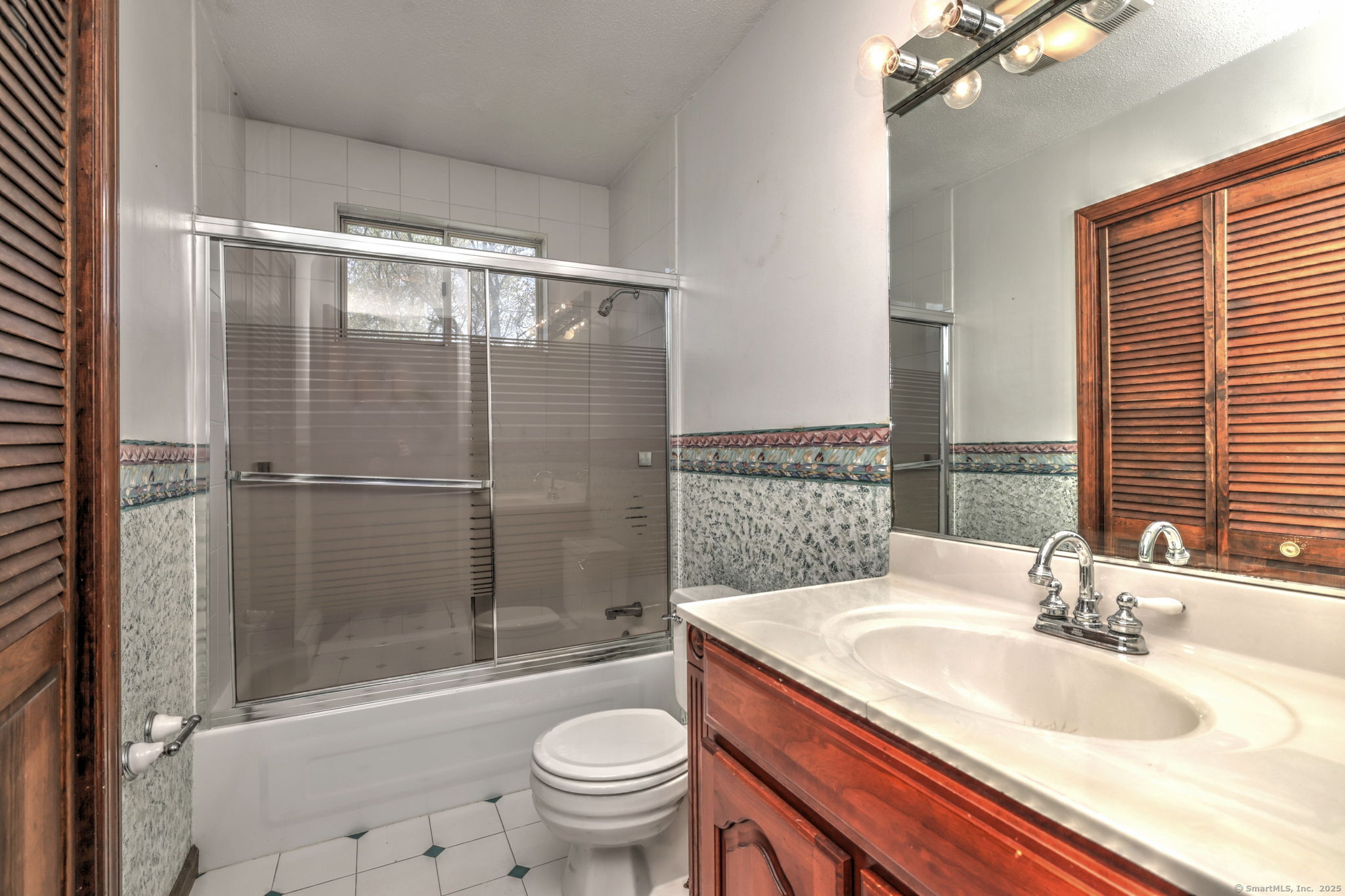 21 Chelsea, Milford, Connecticut 06460