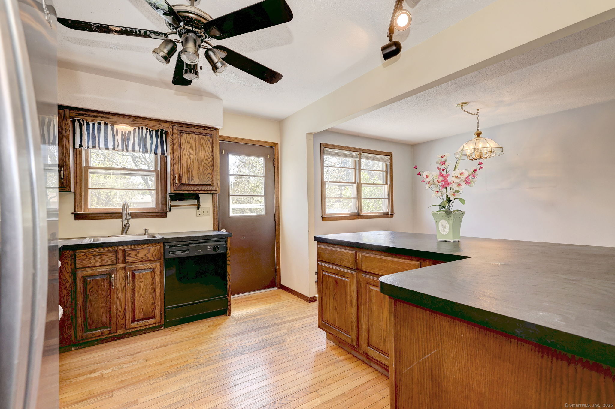 21 Chelsea, Milford, Connecticut 06460