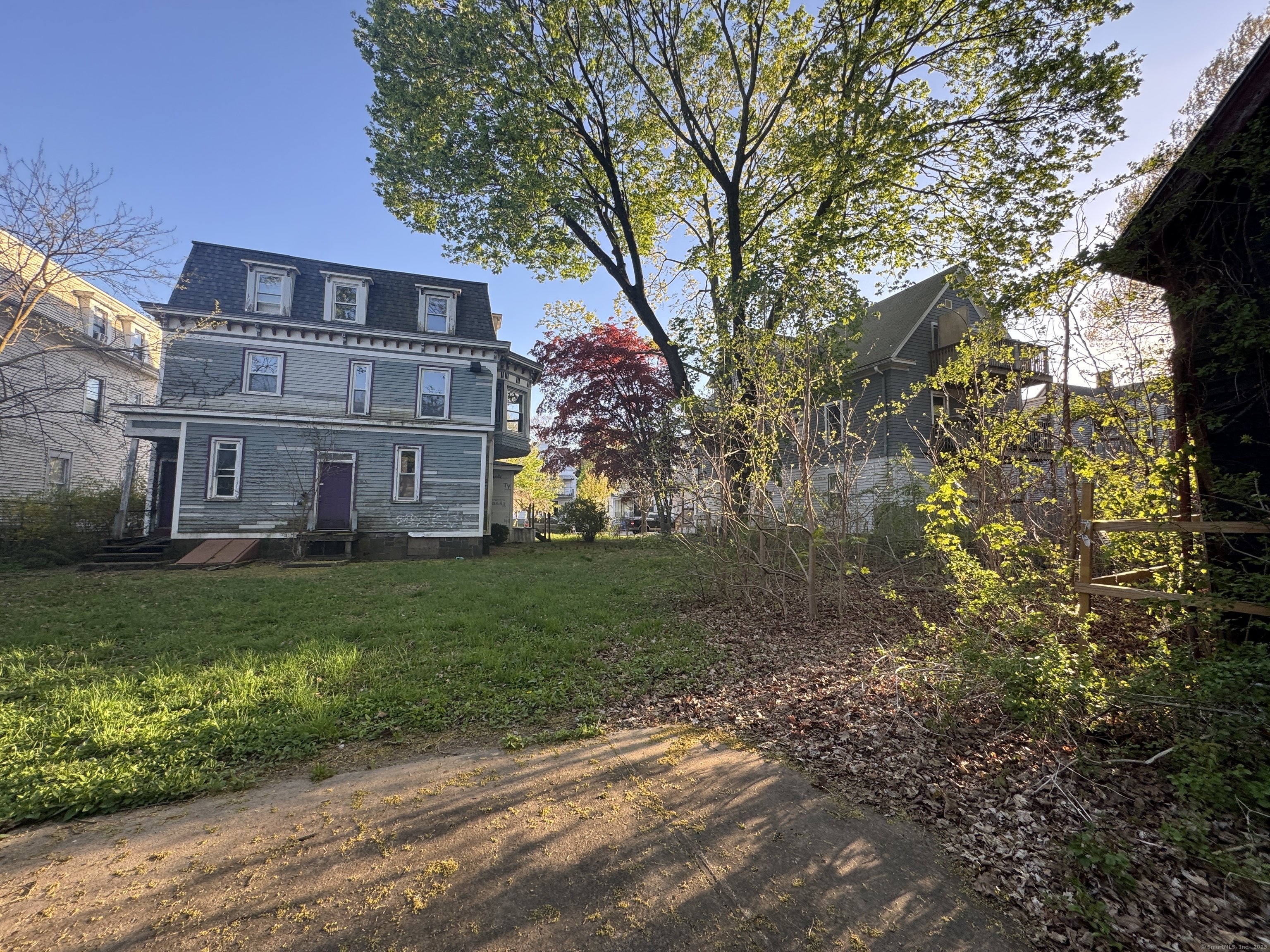 727 Elm, New Haven, Connecticut 06511
