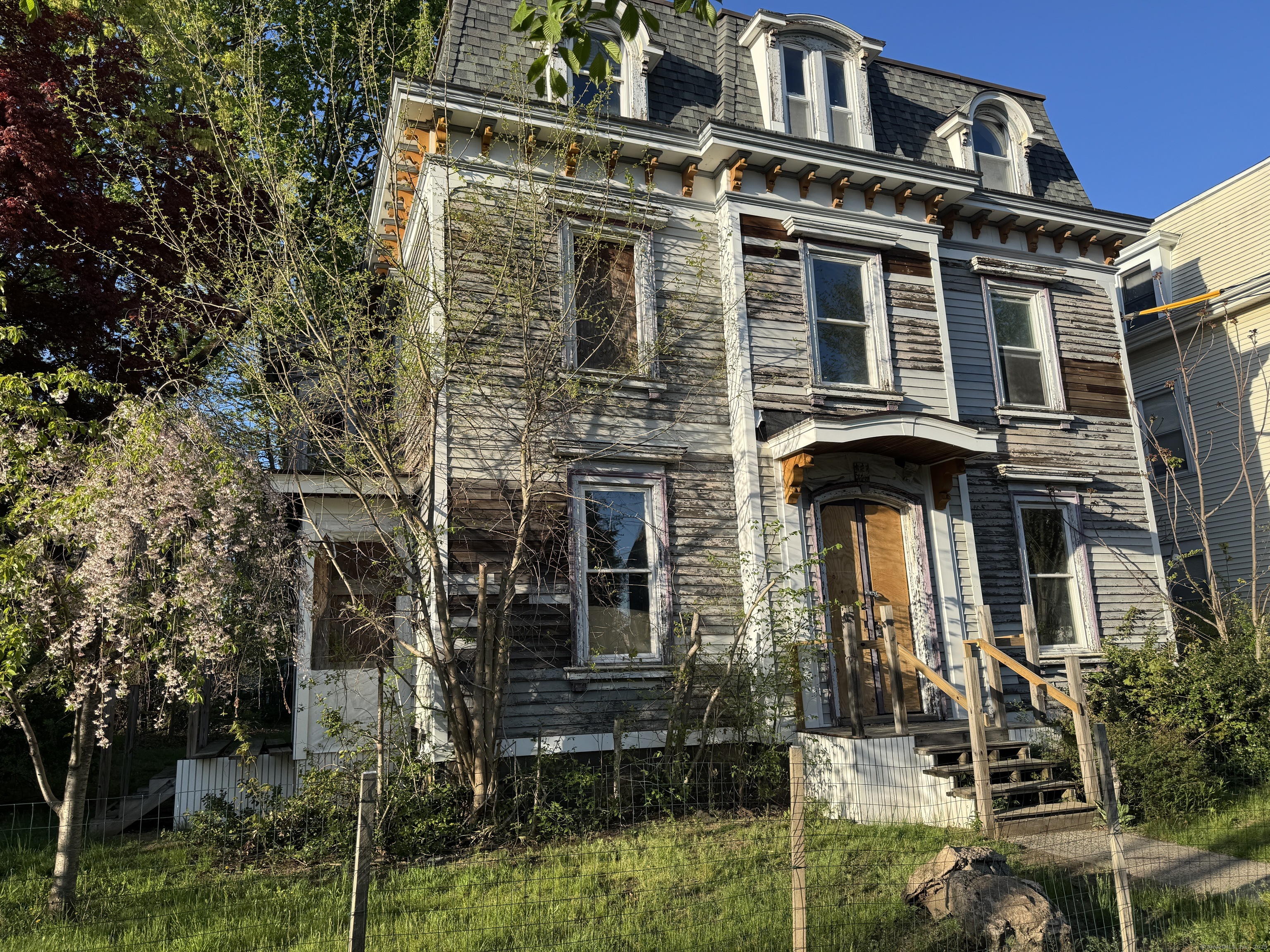 727 Elm, New Haven, Connecticut 06511
