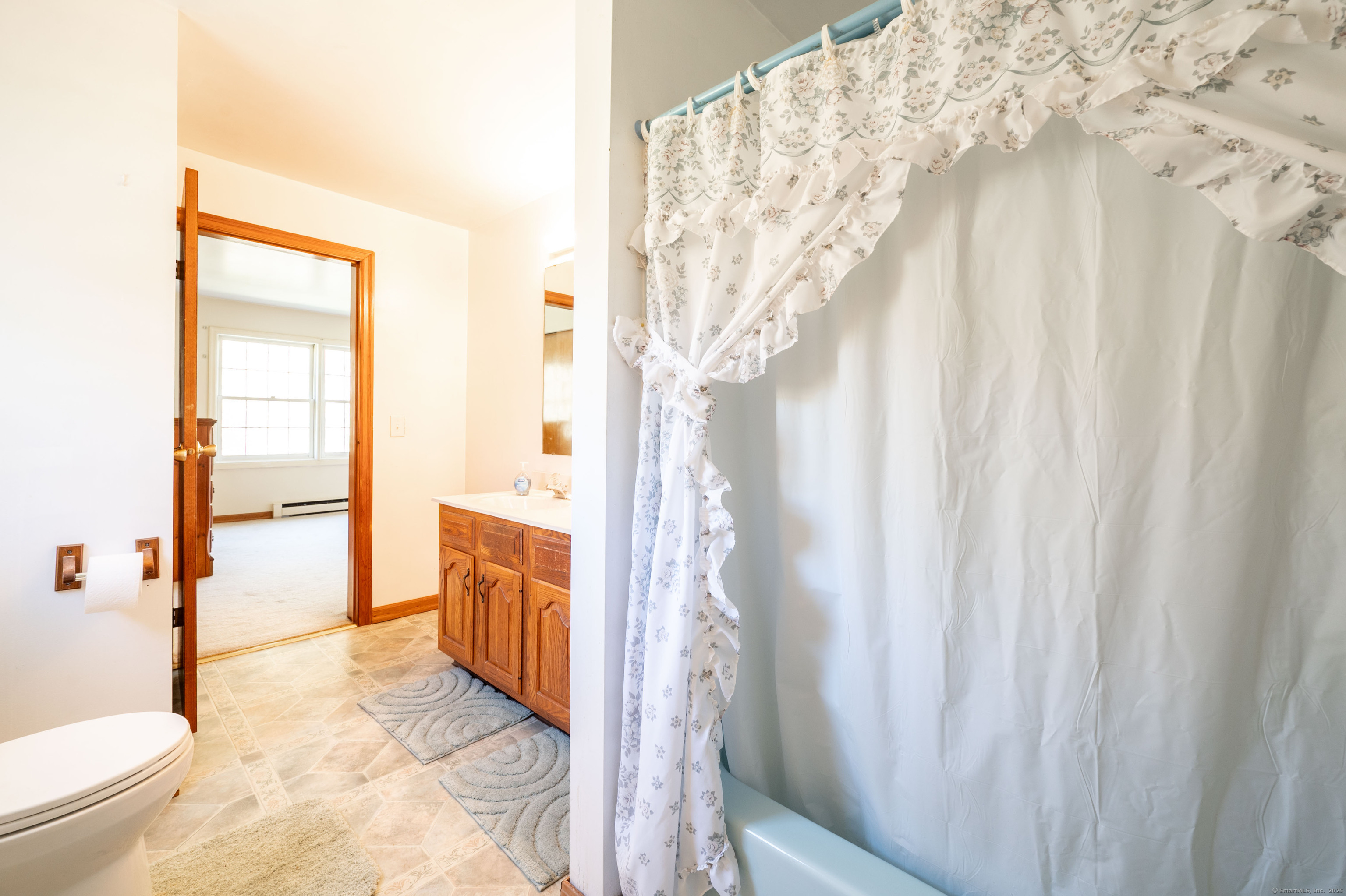 188 Huntingtown, Newtown, Connecticut 06470