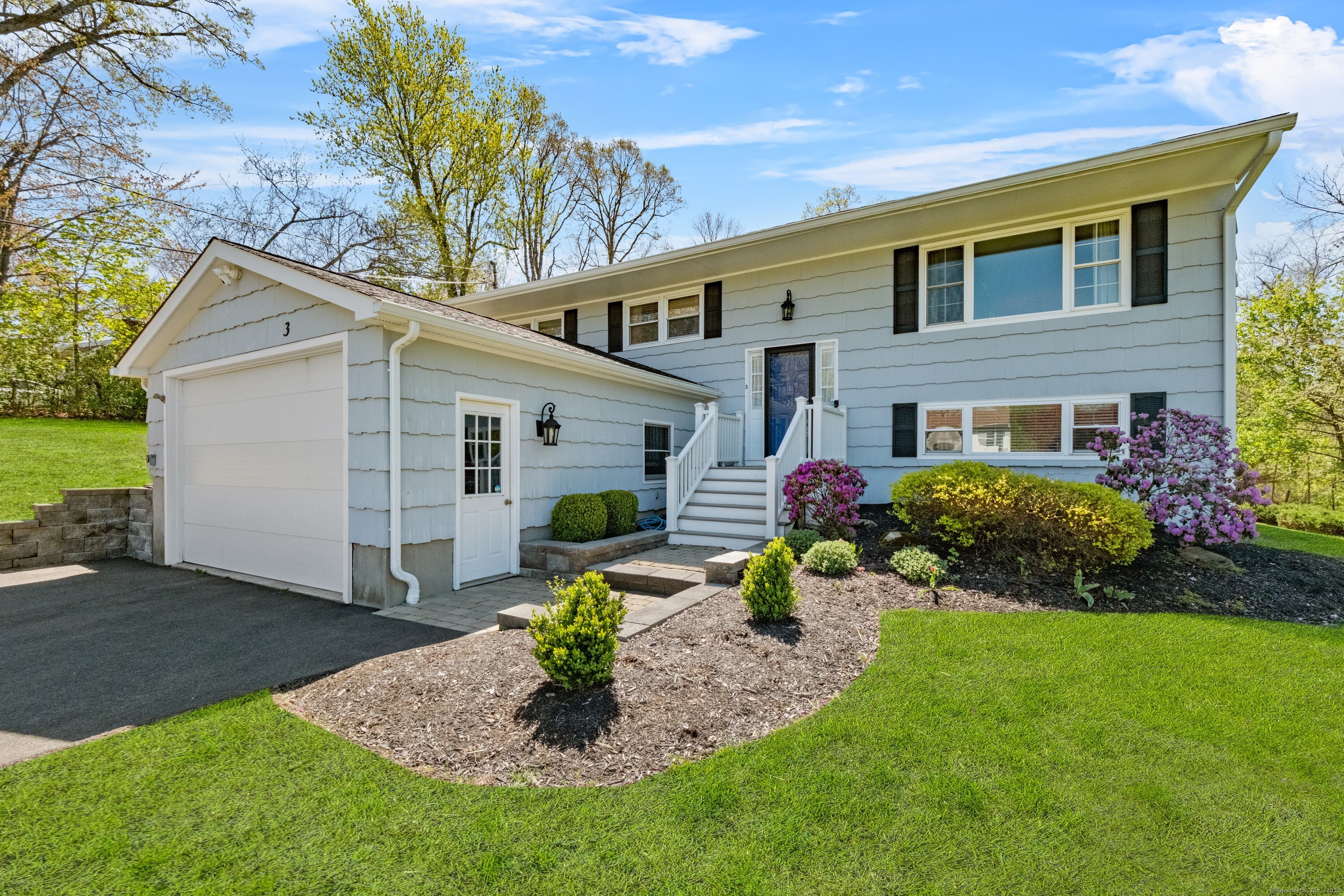 3 N Pleasant, Brookfield, Connecticut 06804