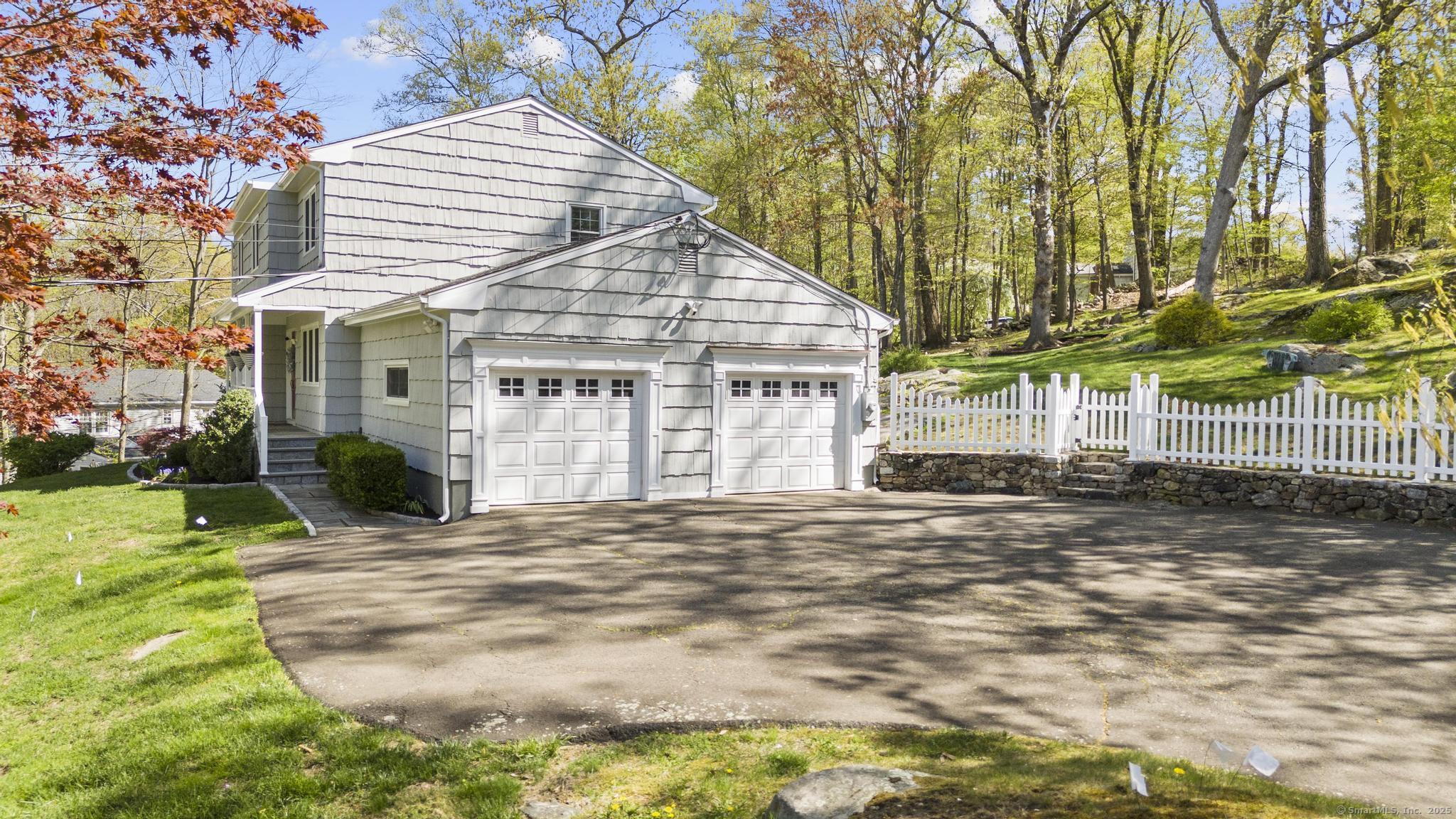 16 Black Twig, Stamford, Connecticut 06903