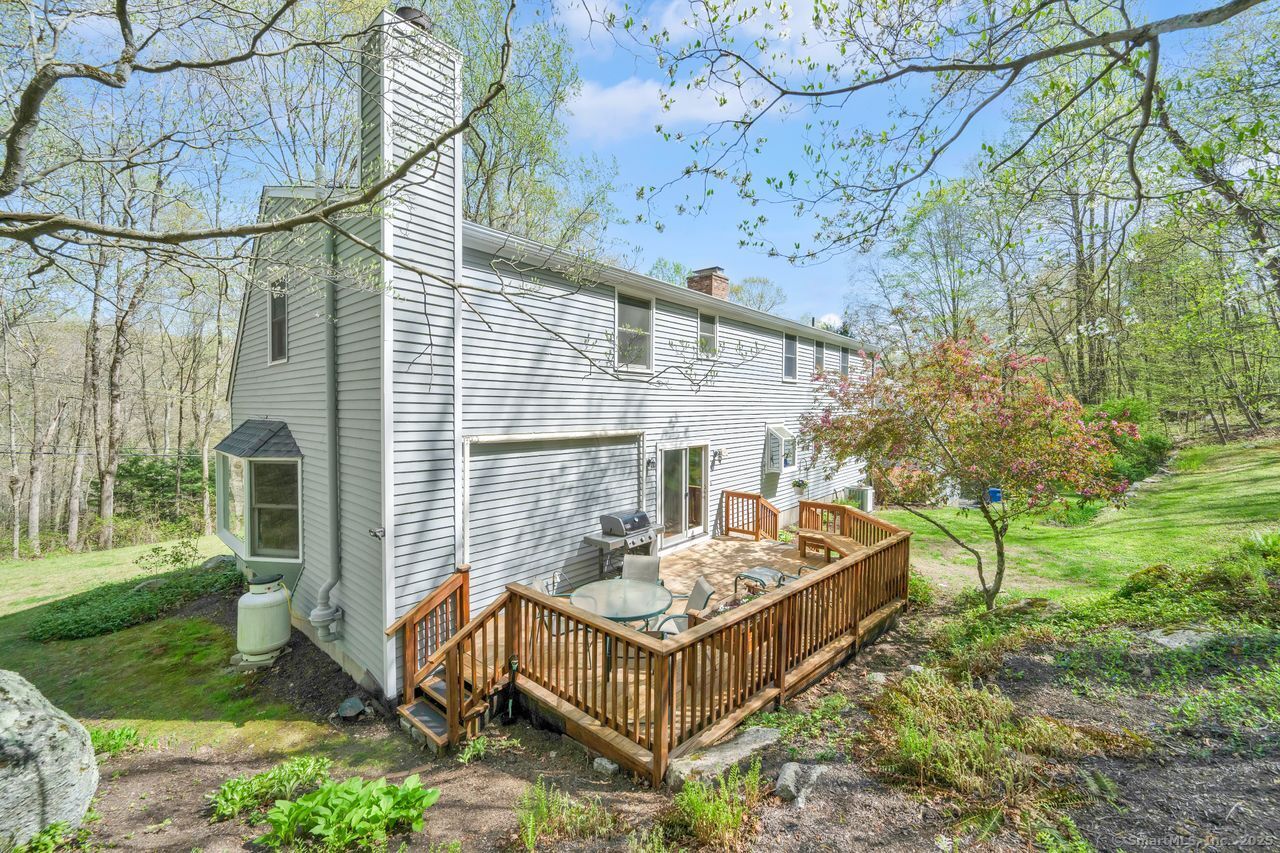 431 Fan Hill, Monroe, Connecticut 06468