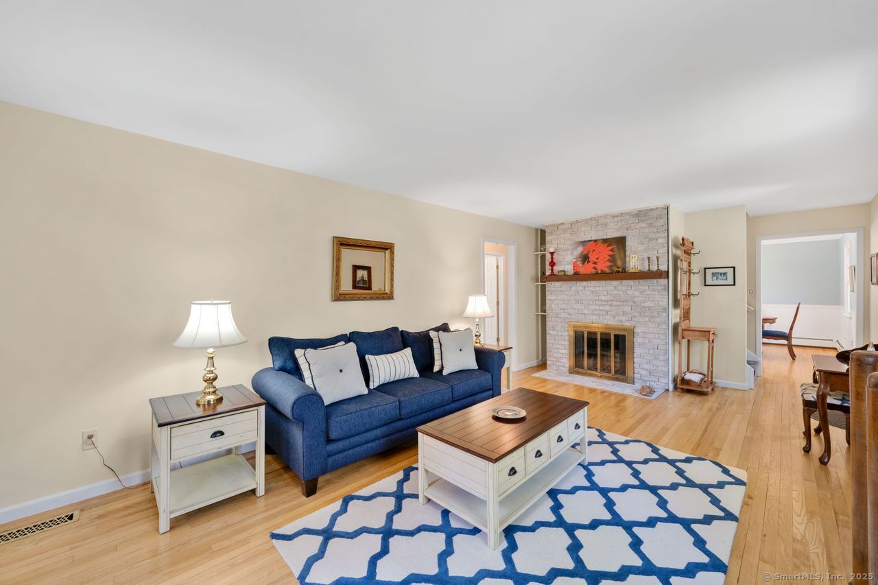 431 Fan Hill, Monroe, Connecticut 06468