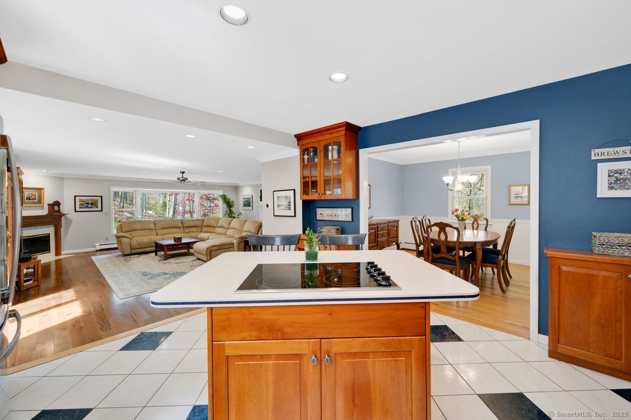 431 Fan Hill, Monroe, Connecticut 06468