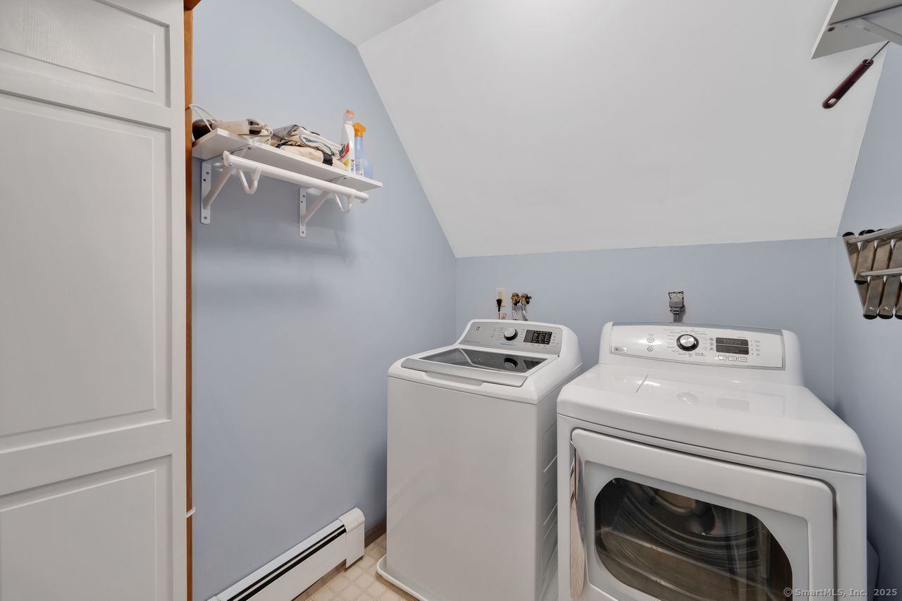 431 Fan Hill, Monroe, Connecticut 06468