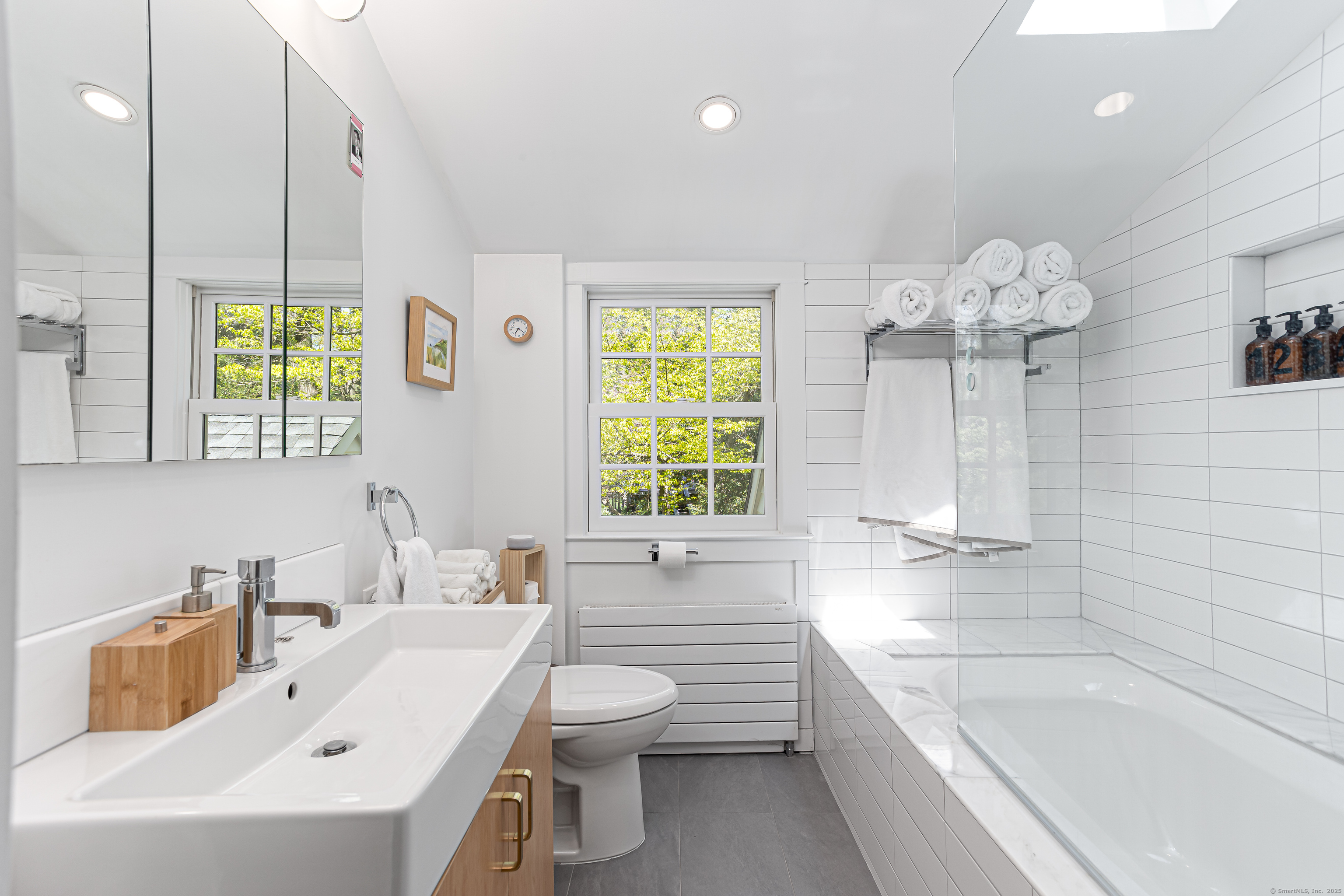 128 Blackwood, Stamford, Connecticut 06903