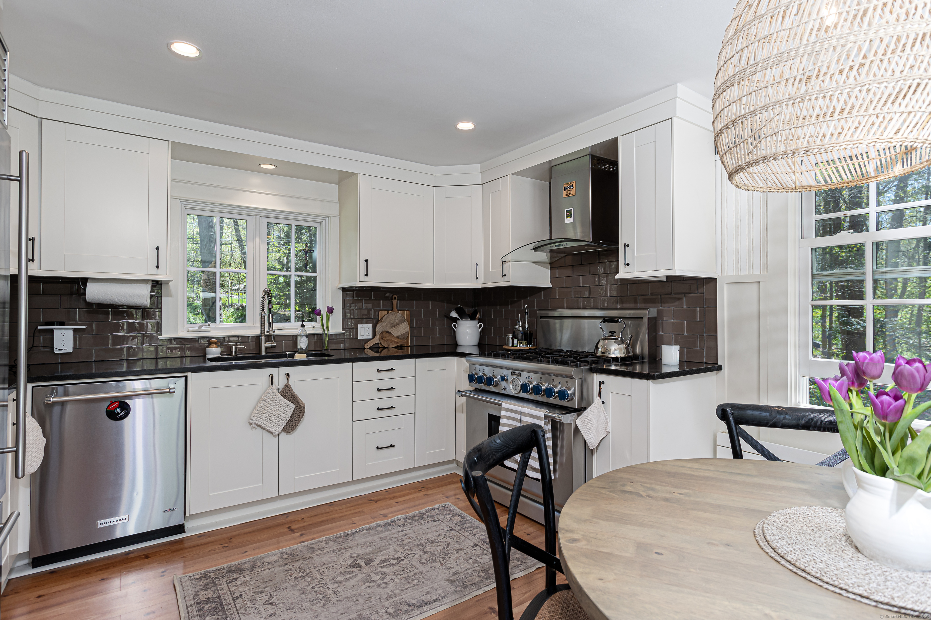 128 Blackwood, Stamford, Connecticut 06903