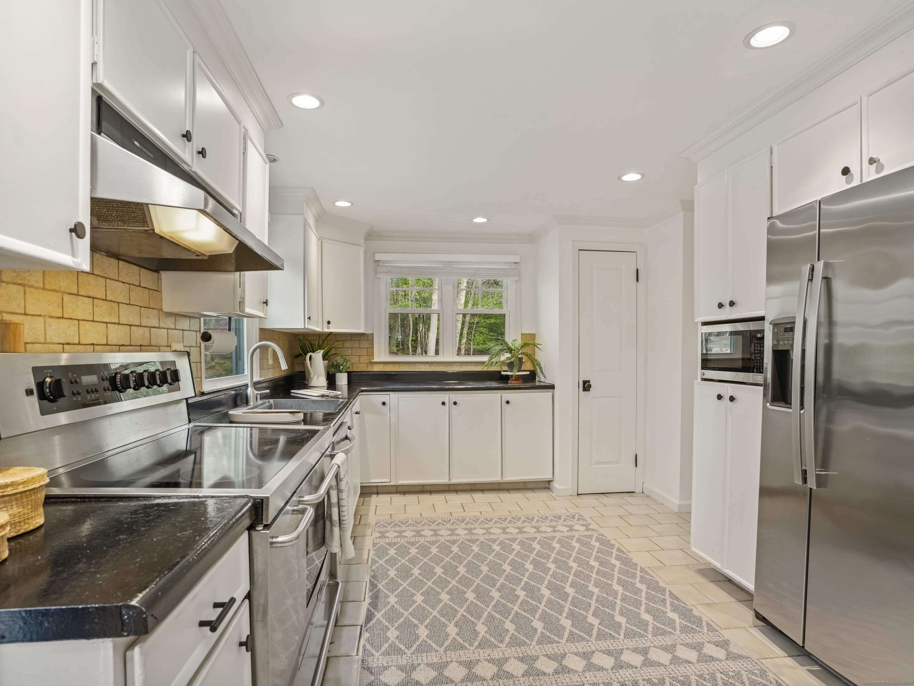 23 Tubbs Spring, Weston, Connecticut 06883