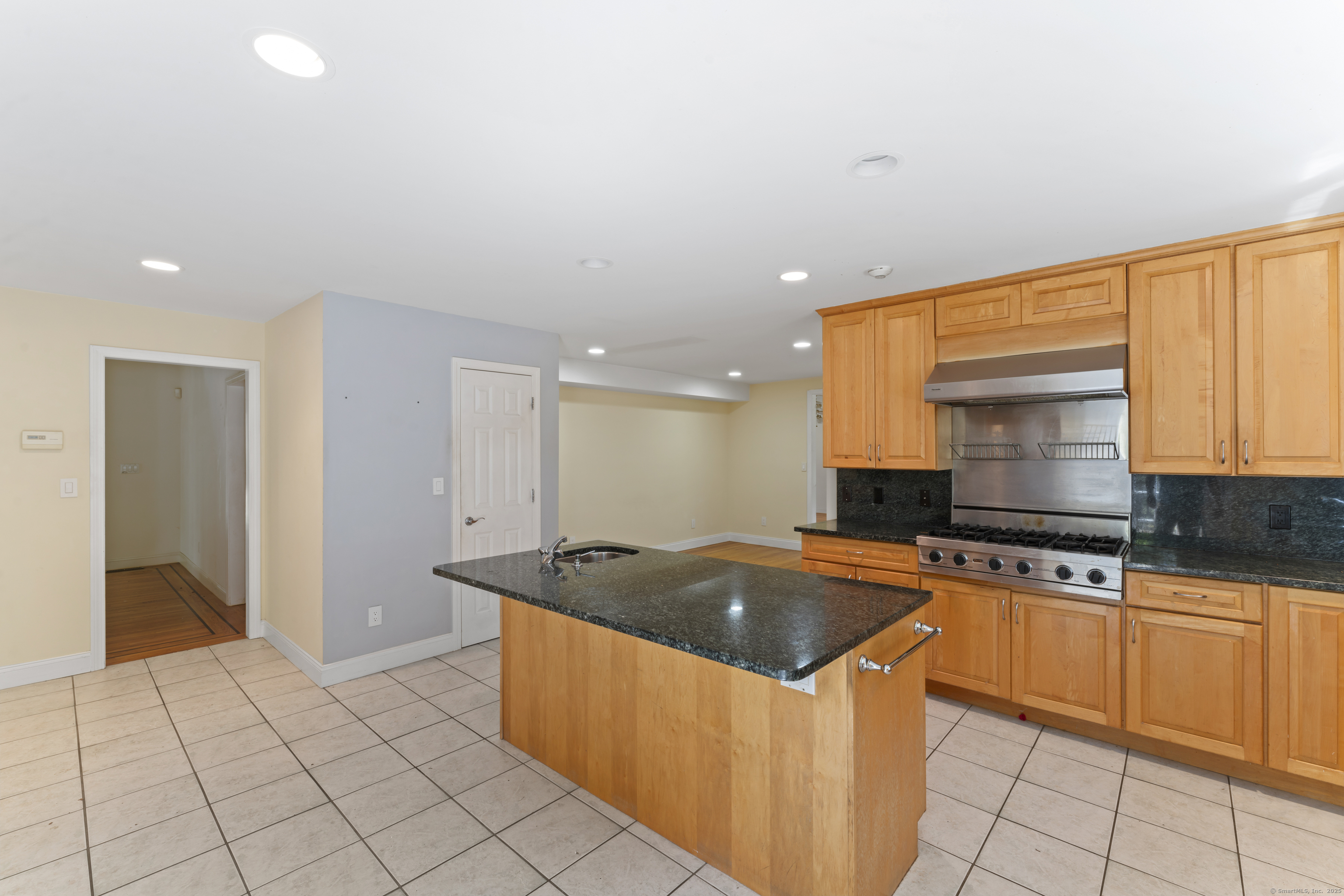 913 Ridgefield, Wilton, Connecticut 06897