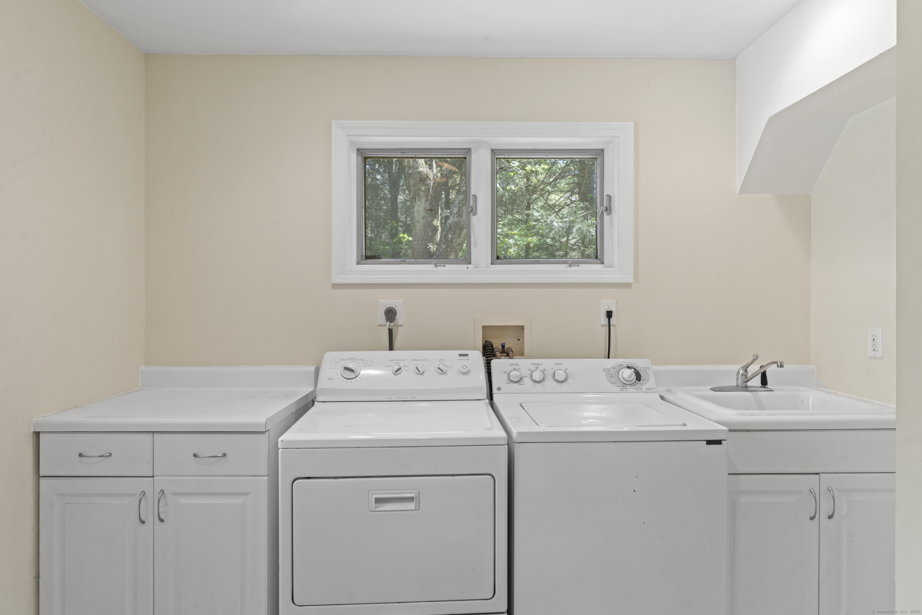 913 Ridgefield, Wilton, Connecticut 06897