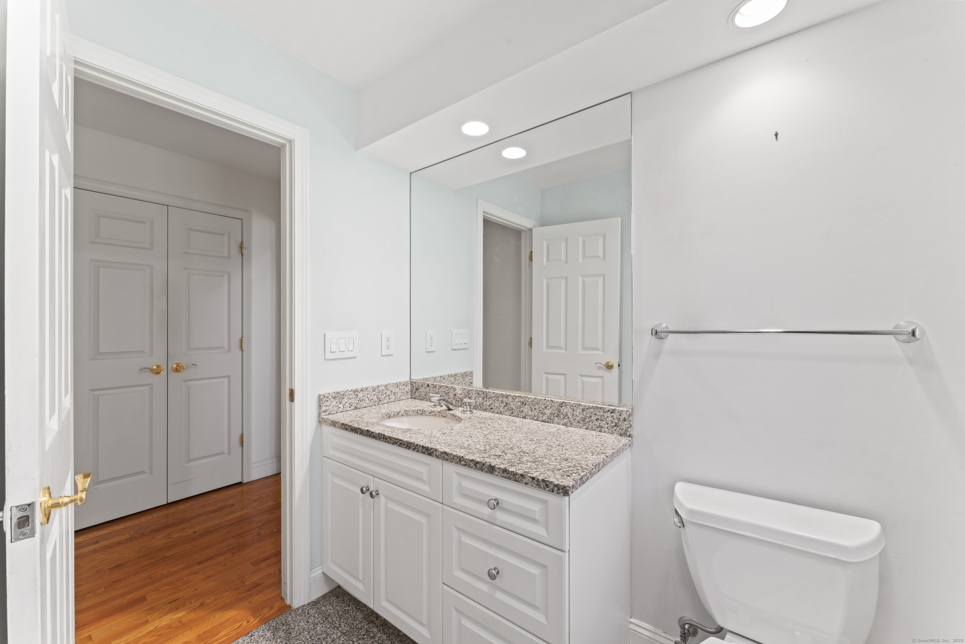 913 Ridgefield, Wilton, Connecticut 06897