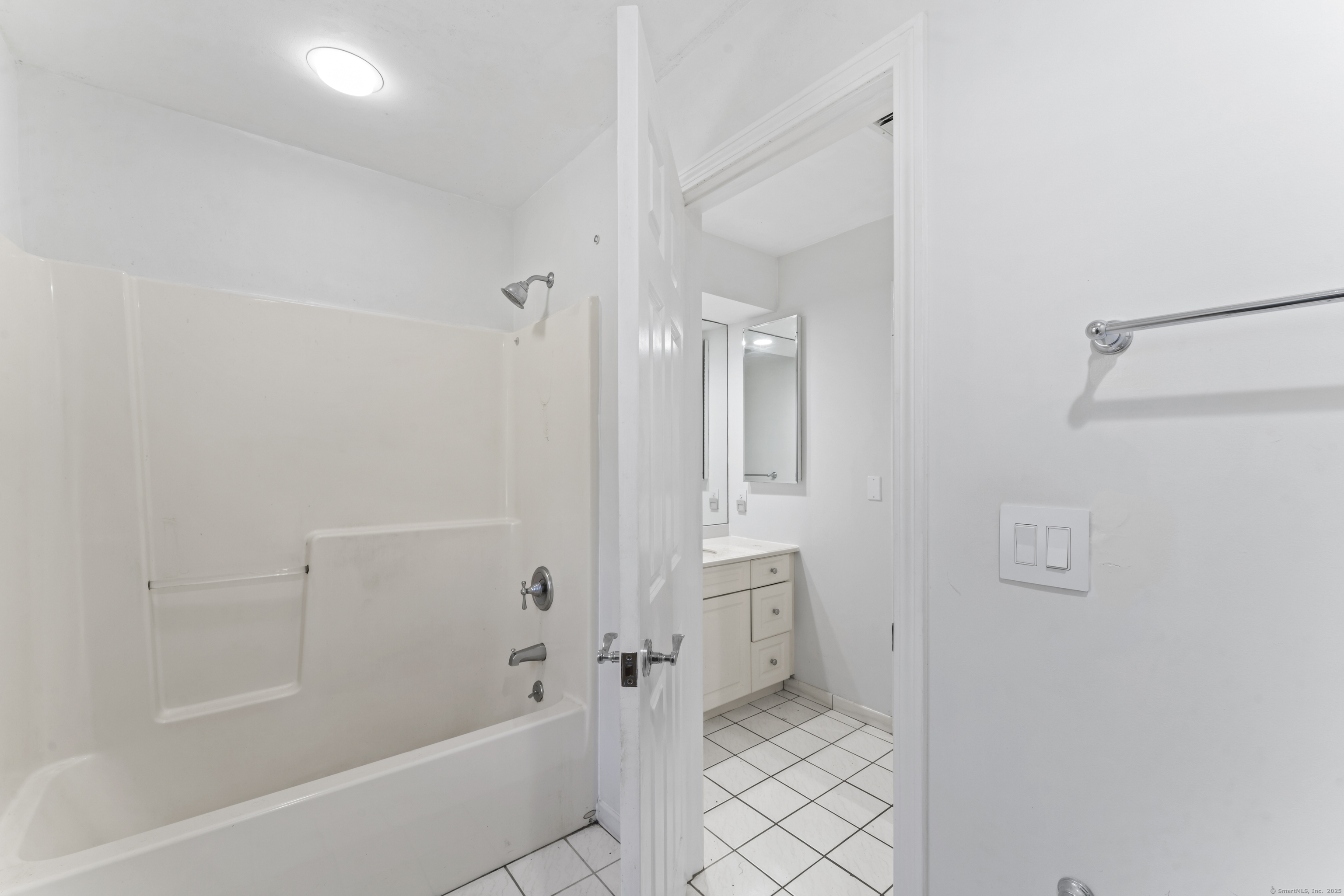 913 Ridgefield, Wilton, Connecticut 06897