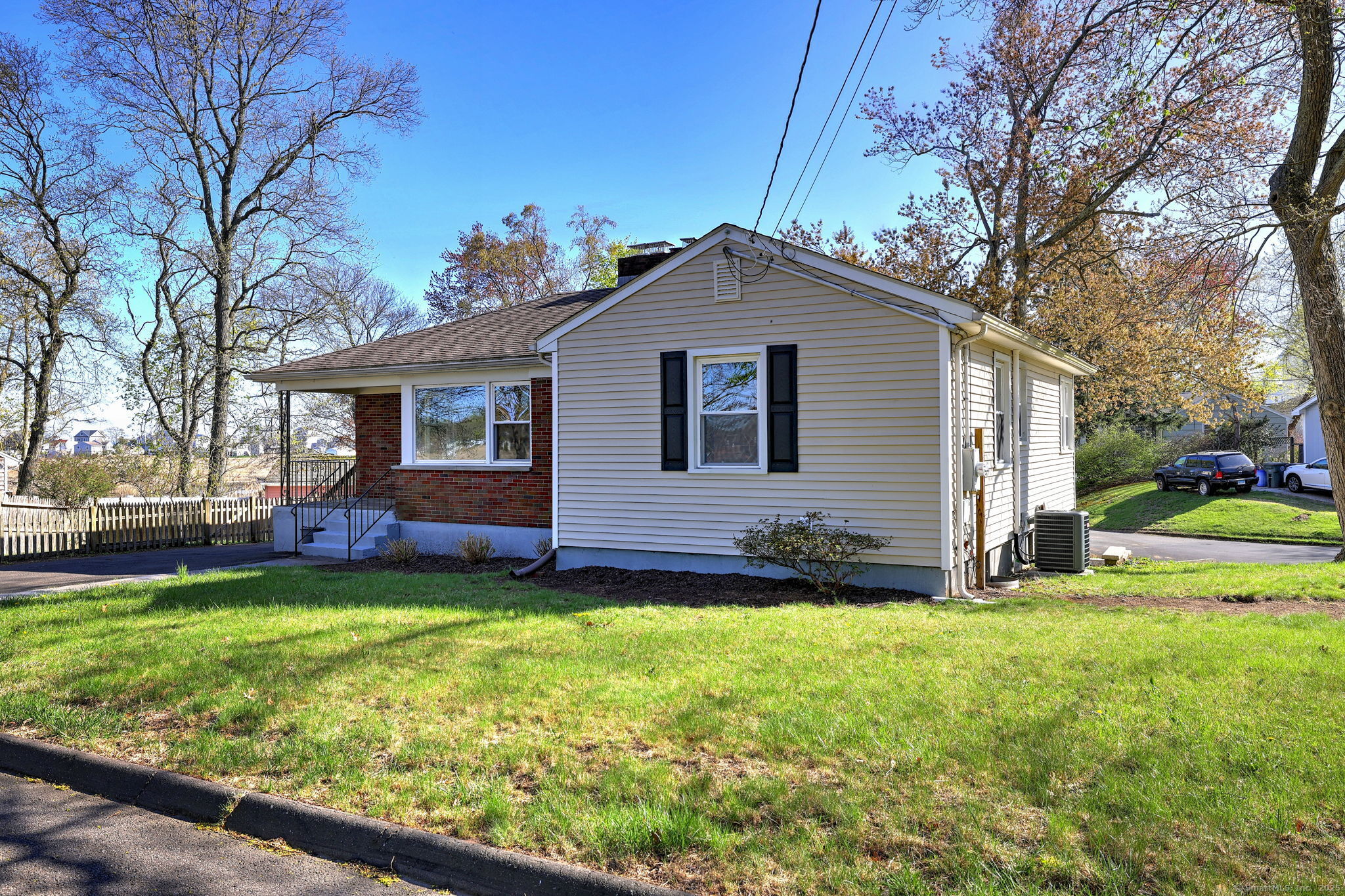723 Buckingham, Milford, Connecticut 06460