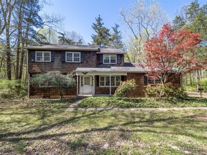 93 Pond Road