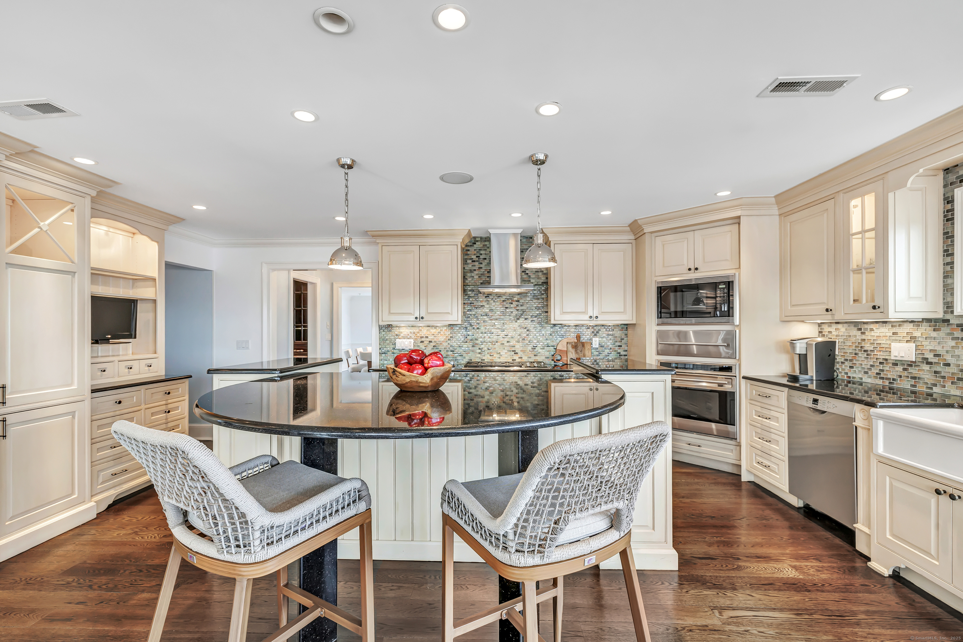 29 Covelee, Norwalk, Connecticut 06855