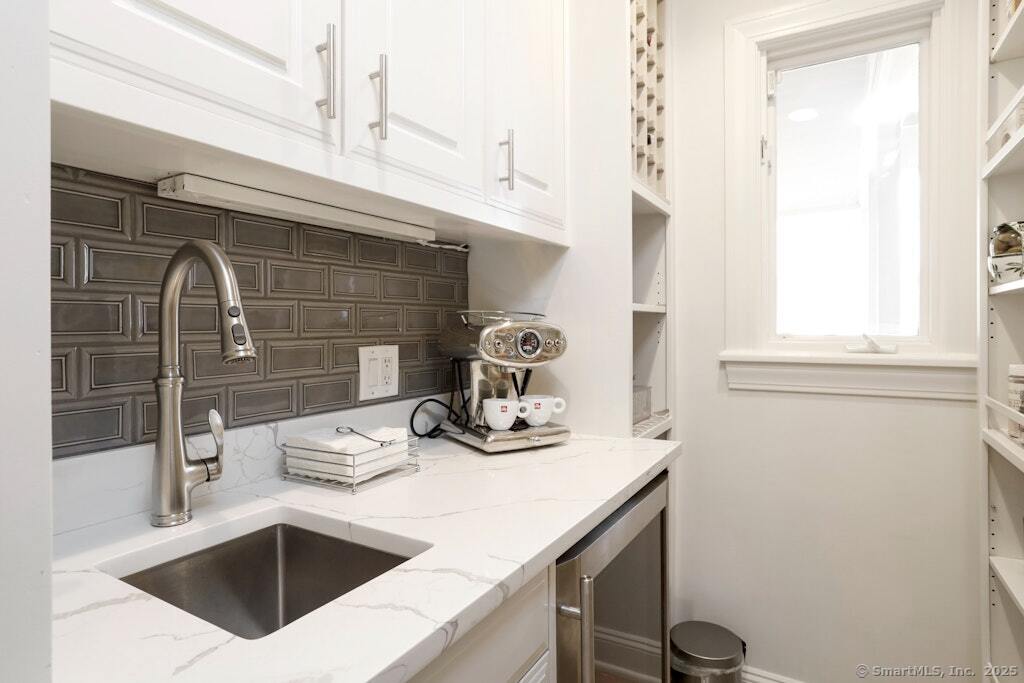 81 Silver Hill, Ridgefield, Connecticut 06877
