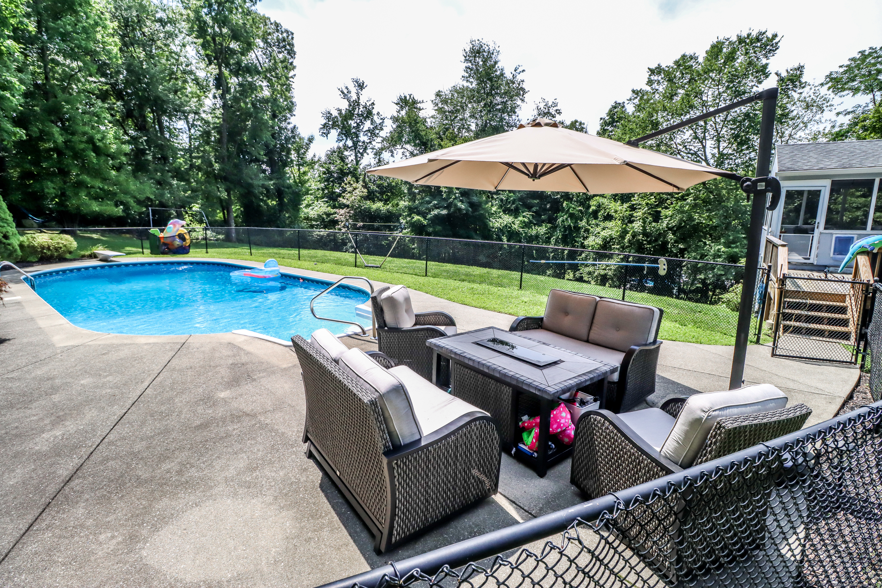 3 N Pleasant, Brookfield, Connecticut 06804