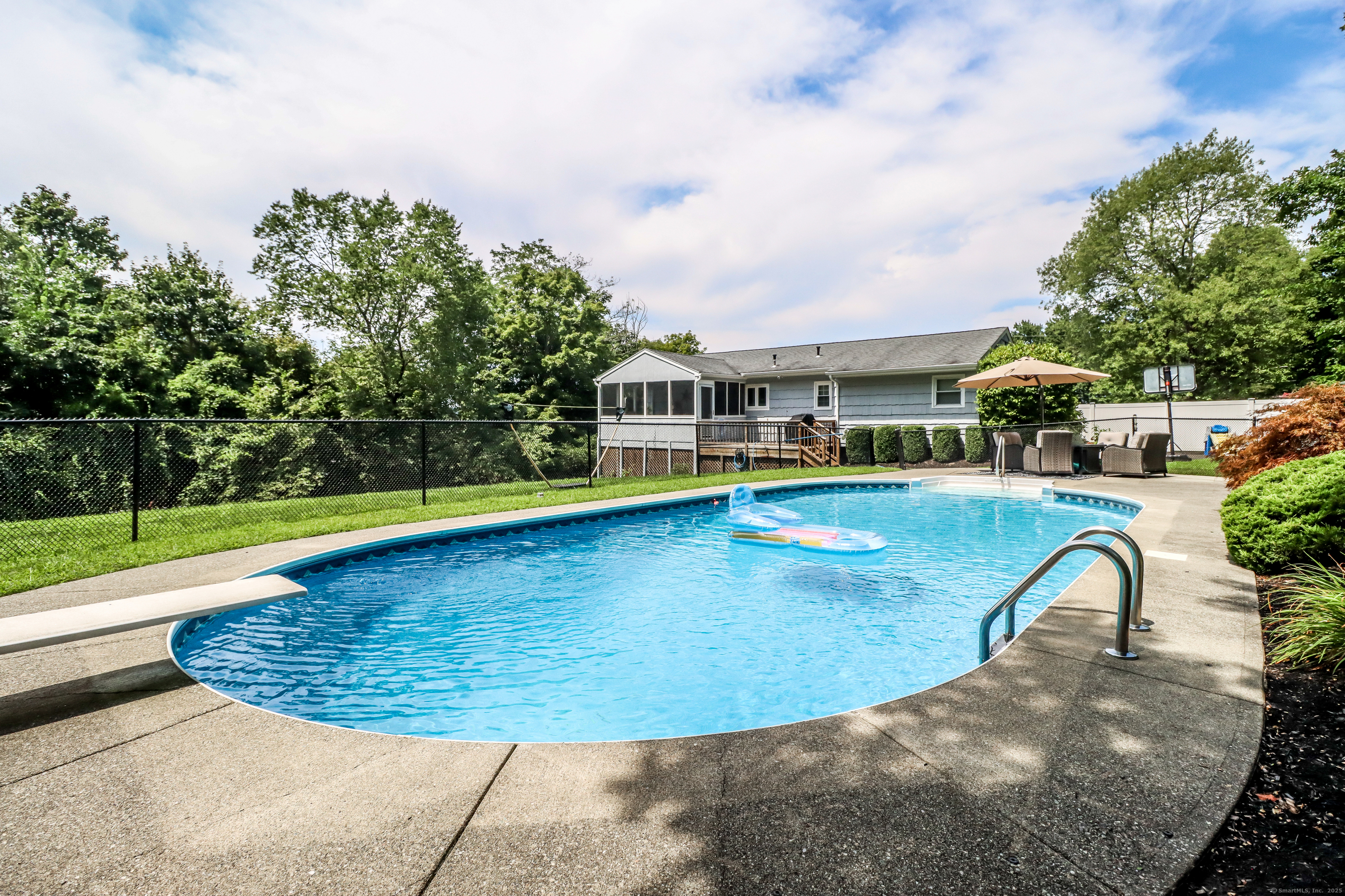 3 N Pleasant, Brookfield, Connecticut 06804