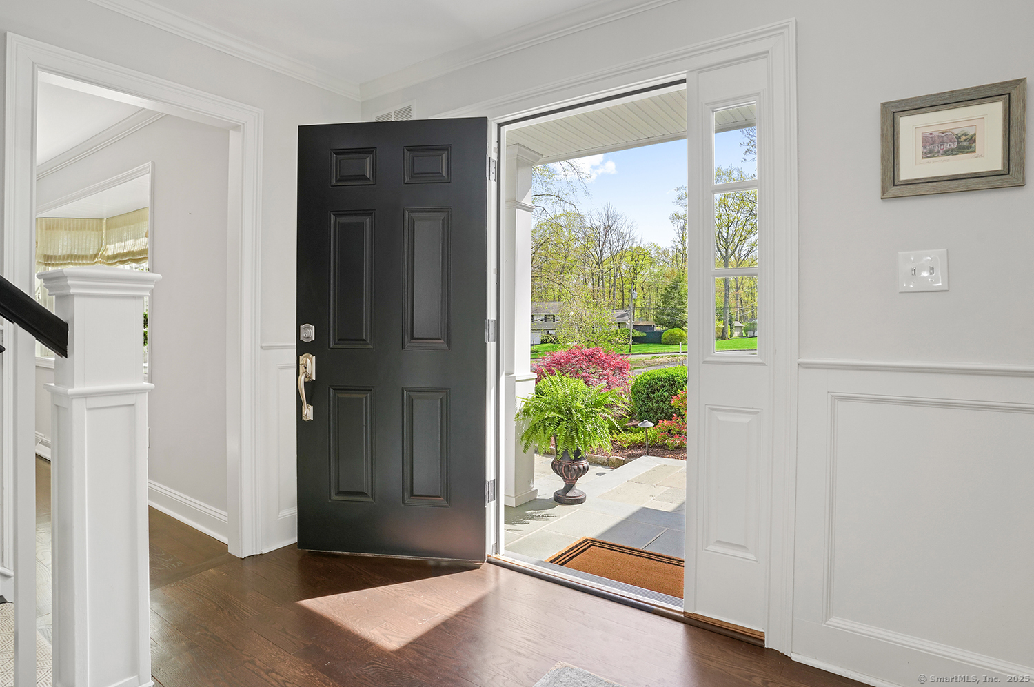 499 Hollydale, Fairfield, Connecticut 06824