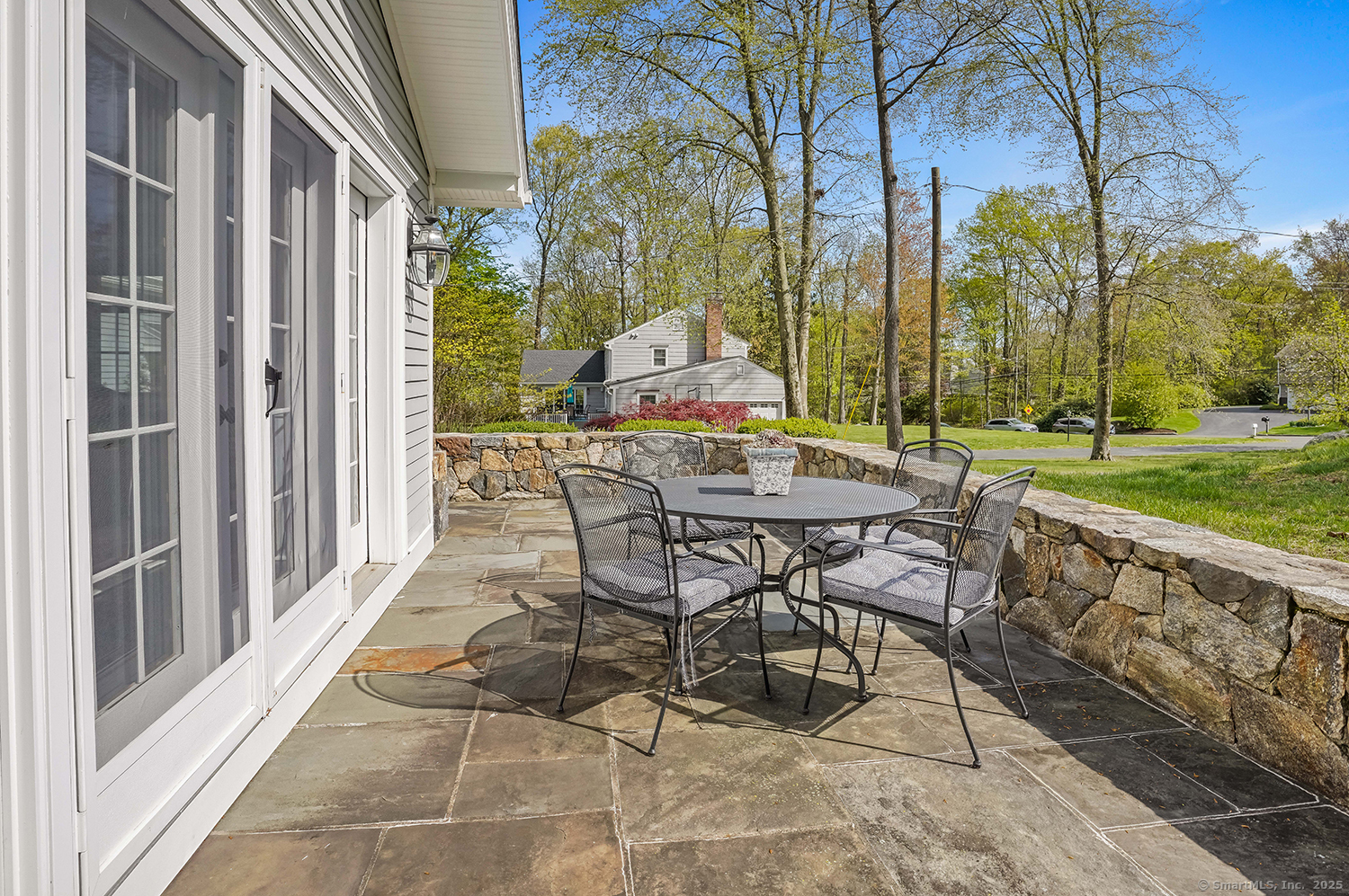 499 Hollydale, Fairfield, Connecticut 06824