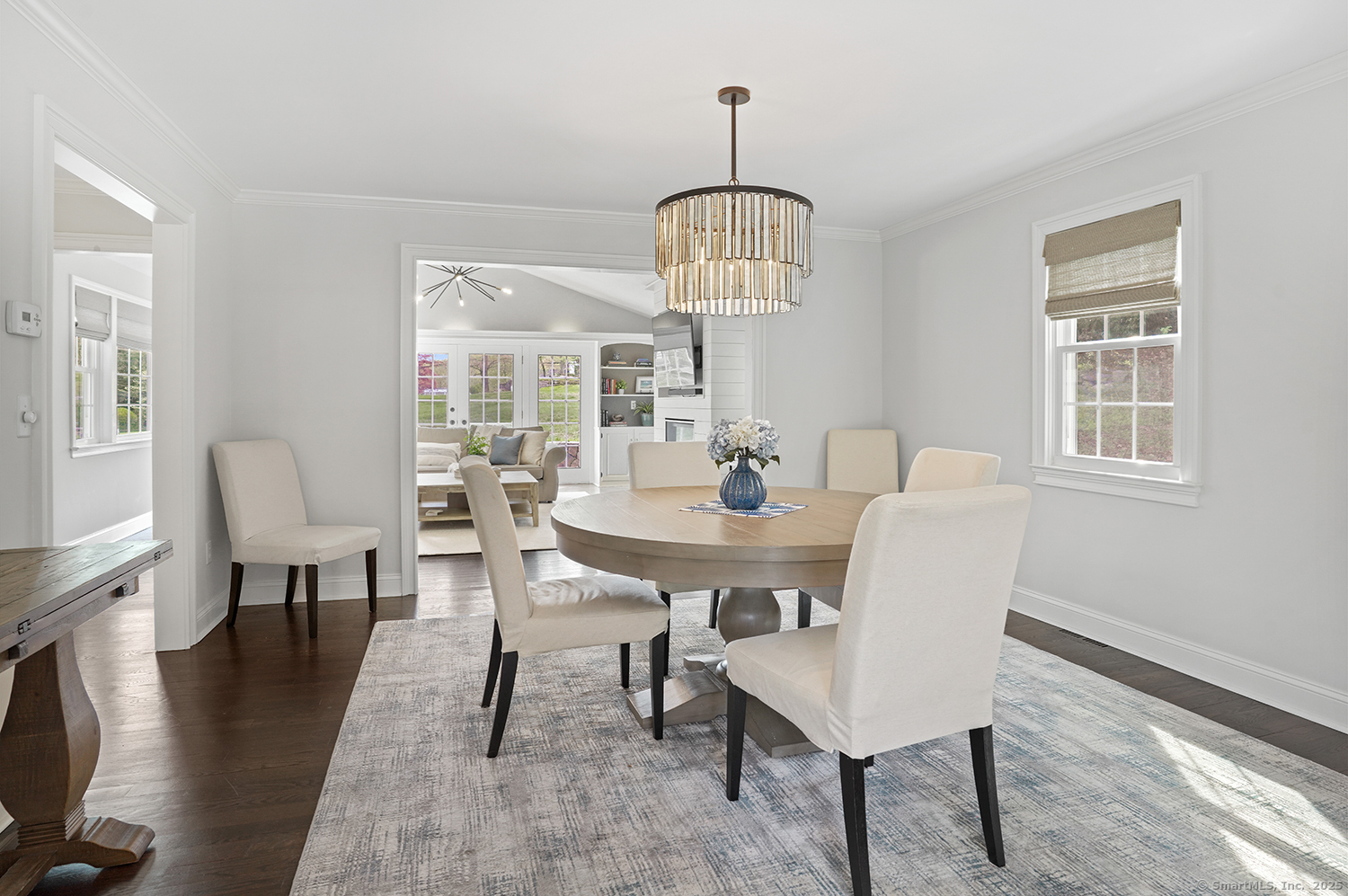 499 Hollydale, Fairfield, Connecticut 06824